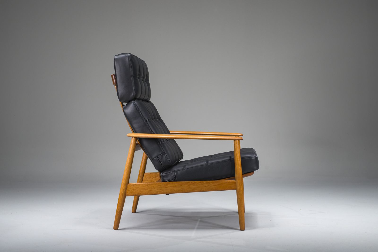 Armchair With Model Fd 164 Frame By Arne Vodders And Model 118 Armrests By Grete Jalks In Teak And Black Leather, Denmark, 1960s photo buy