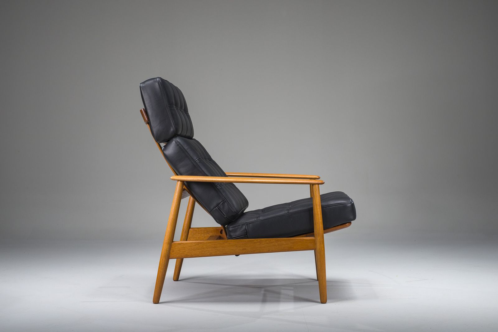 photo vinterior Armchair With Model Fd 164 Frame By Arne Vodders And Model 118 Armrests By Grete Jalks In Teak And Black Leather, Denmark, 1960s