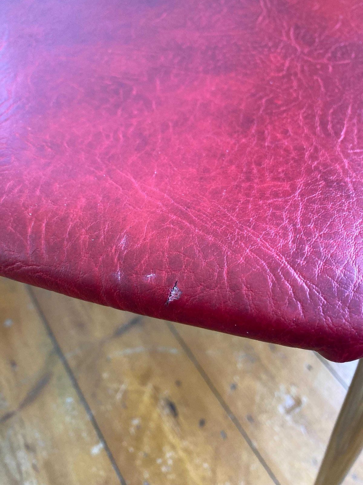 photo furniture Set Of Four Vintage Mid Century Chrome Dining Chairs With Red Vinyl Seats C1950s