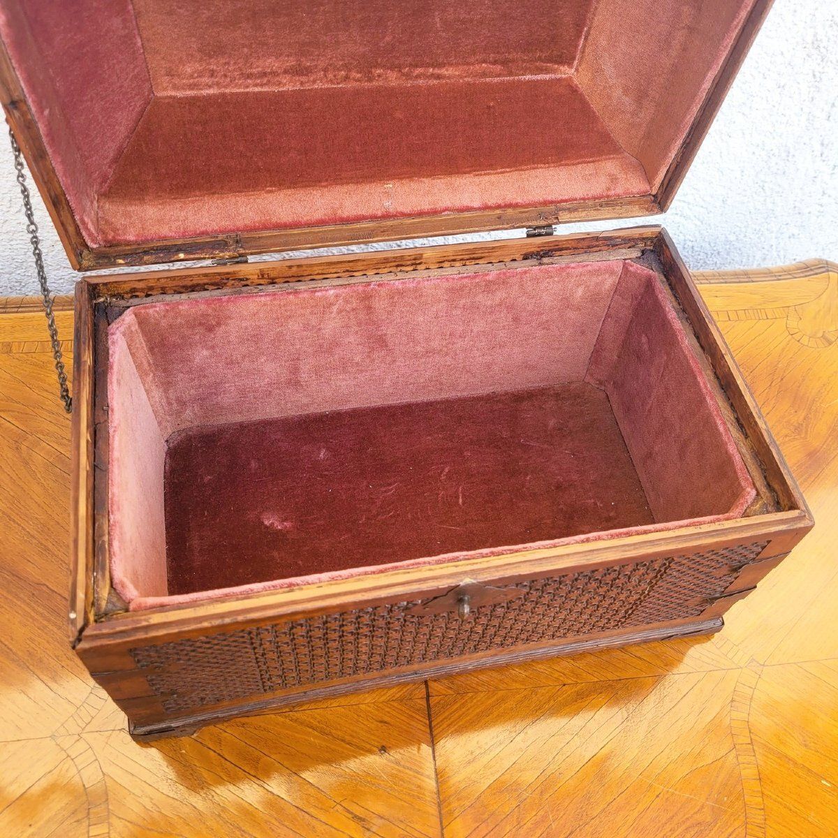 Russian Wooden Box, In The Style Of The Abramtsevo Workshop, 19th Century photo 980.0