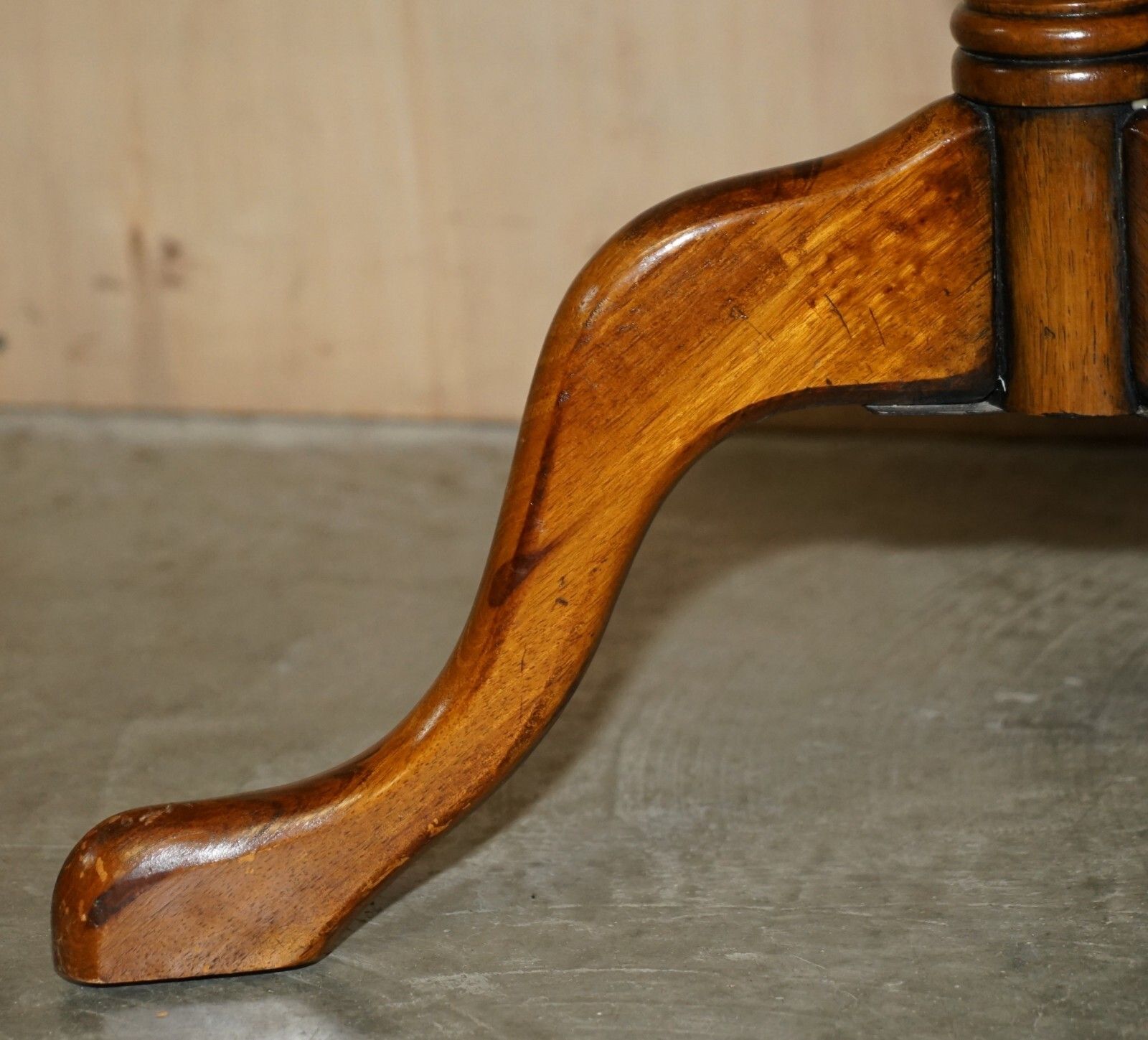 Victorian Hand Carved Pollard Oak Tilt Top Tripod Wine Side End Lamp Table photo vinterior