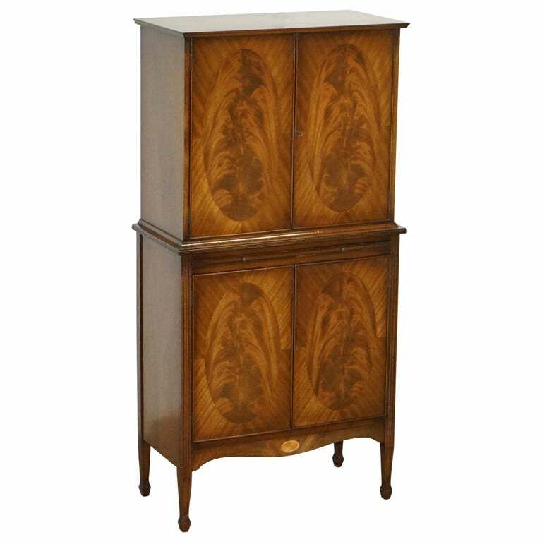 Beautiful Very Fine Sheratin Revival Flamed Mahogany & Satinwood Drinks Cabinet