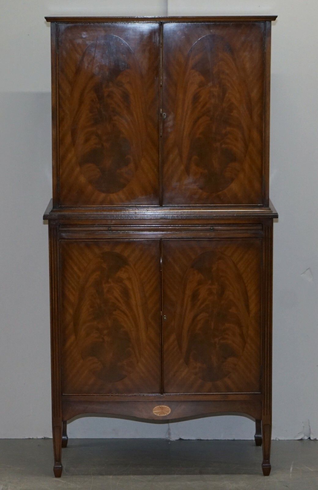 Beautiful Very Fine Sheratin Revival Flamed Mahogany & Satinwood Drinks Cabinet photo furniture