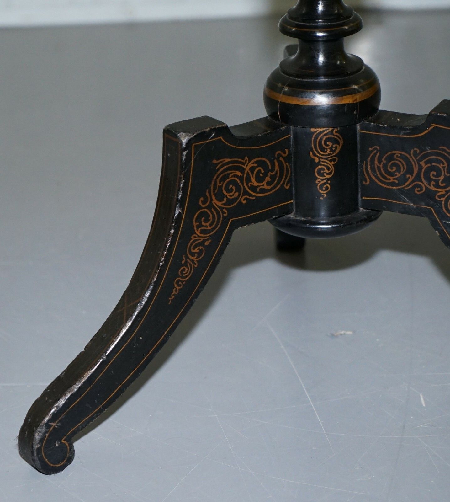 2500.0 Rare 19th Century Pont Du Gard Aqueduct Grand Tour Mother Of Pearl Tripod Table photo