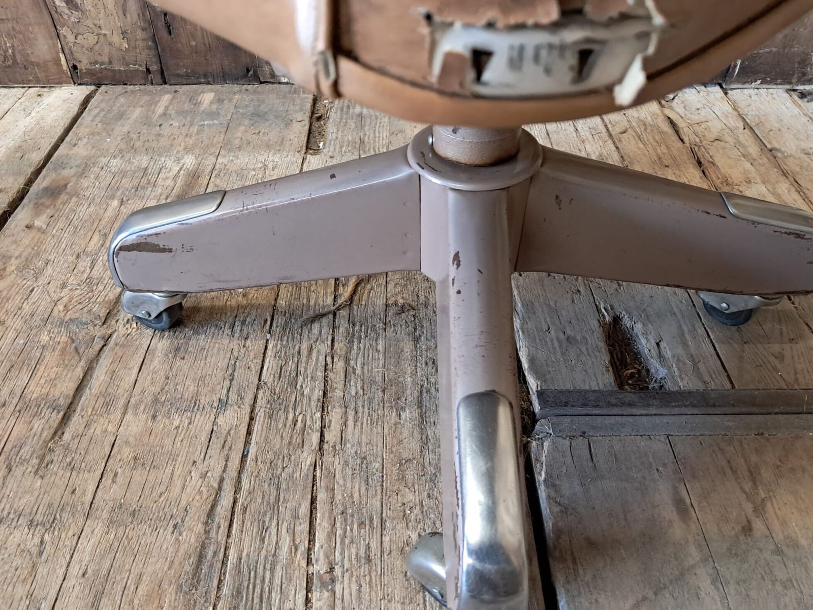 Mid Century Office Tanker Chair photo vinterior