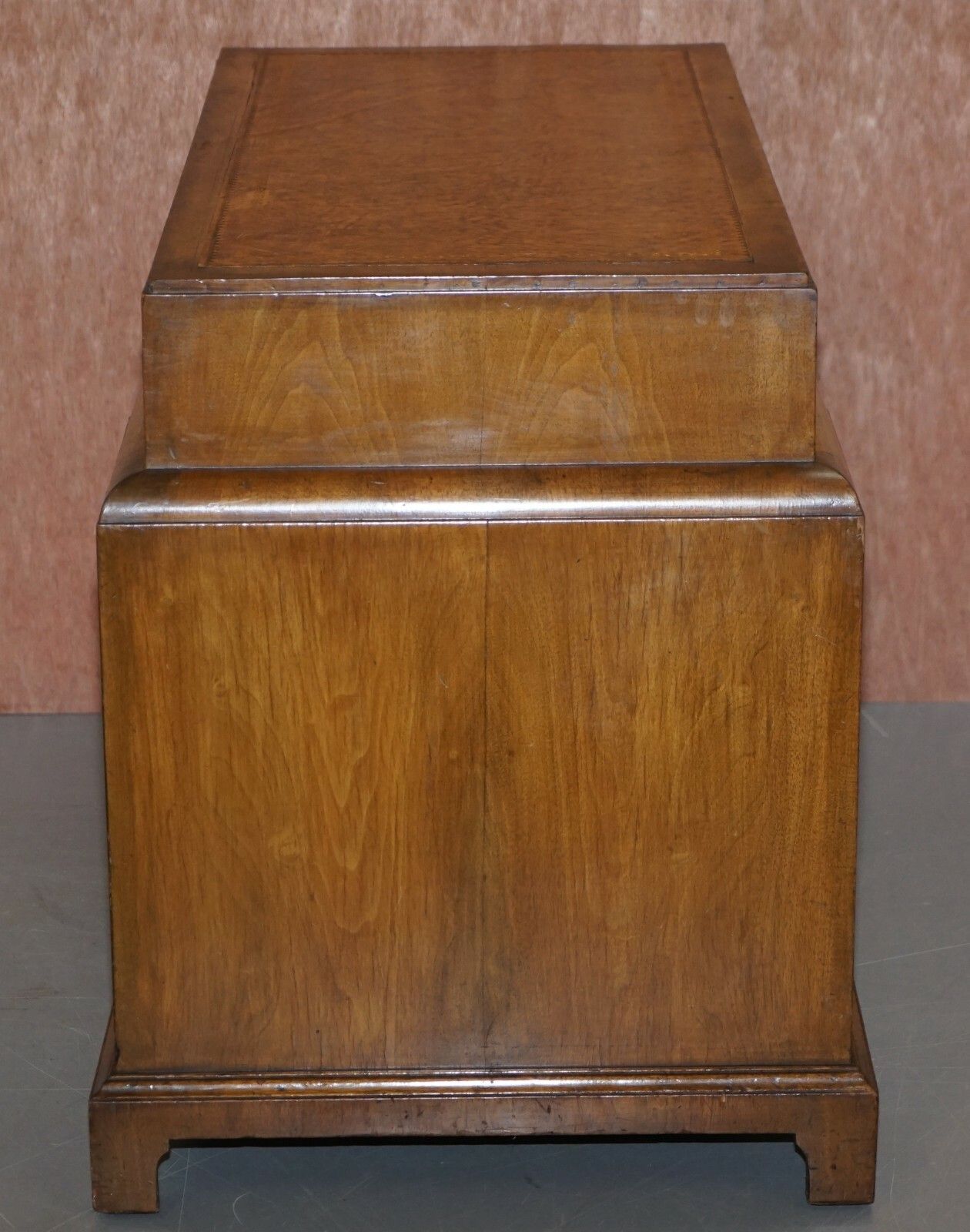 photo furniture Late Victorian Burl Walnut Cushion Curve Pedestal Desk Brown Leather Surface