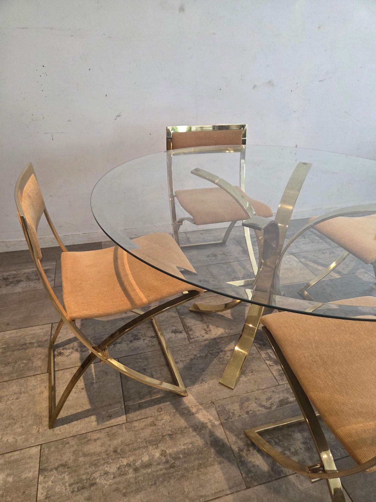 photo furniture 1970s Marcello Cuneo, Luisa Brass Folding Chairs And Table, 1970s