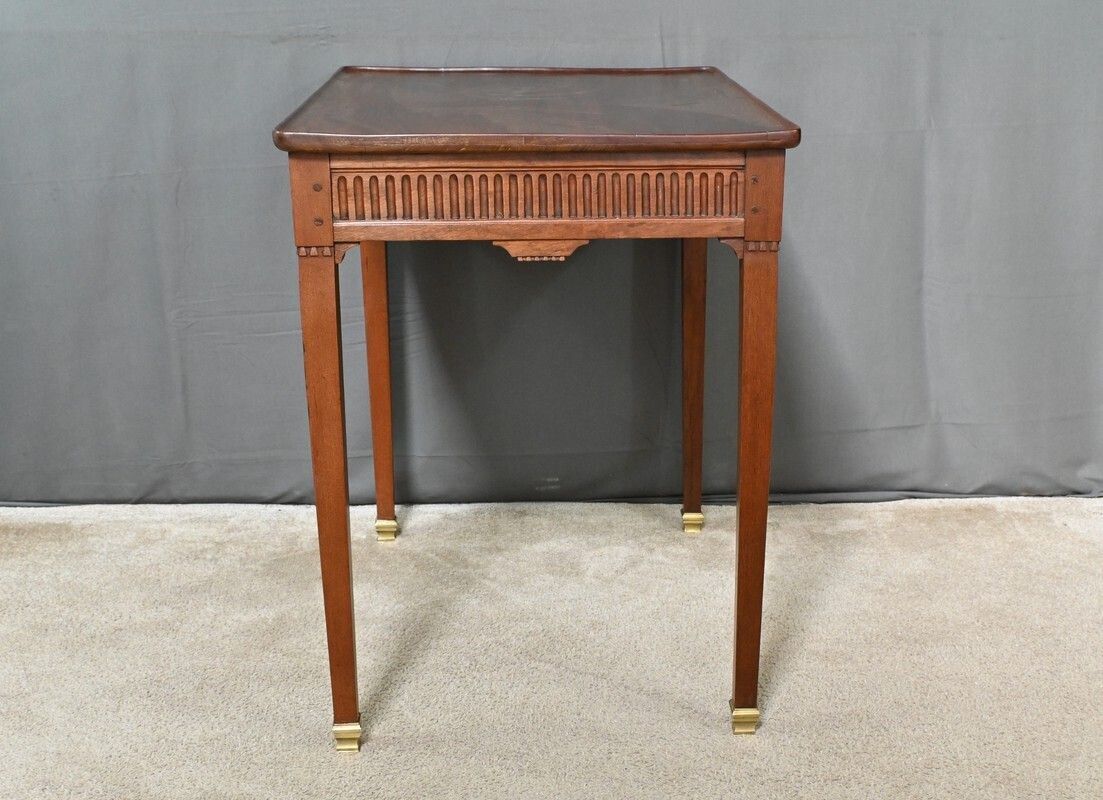 photo vinterior Mahogany Cabaret Table, Louis XVI Style – Early 19th Century