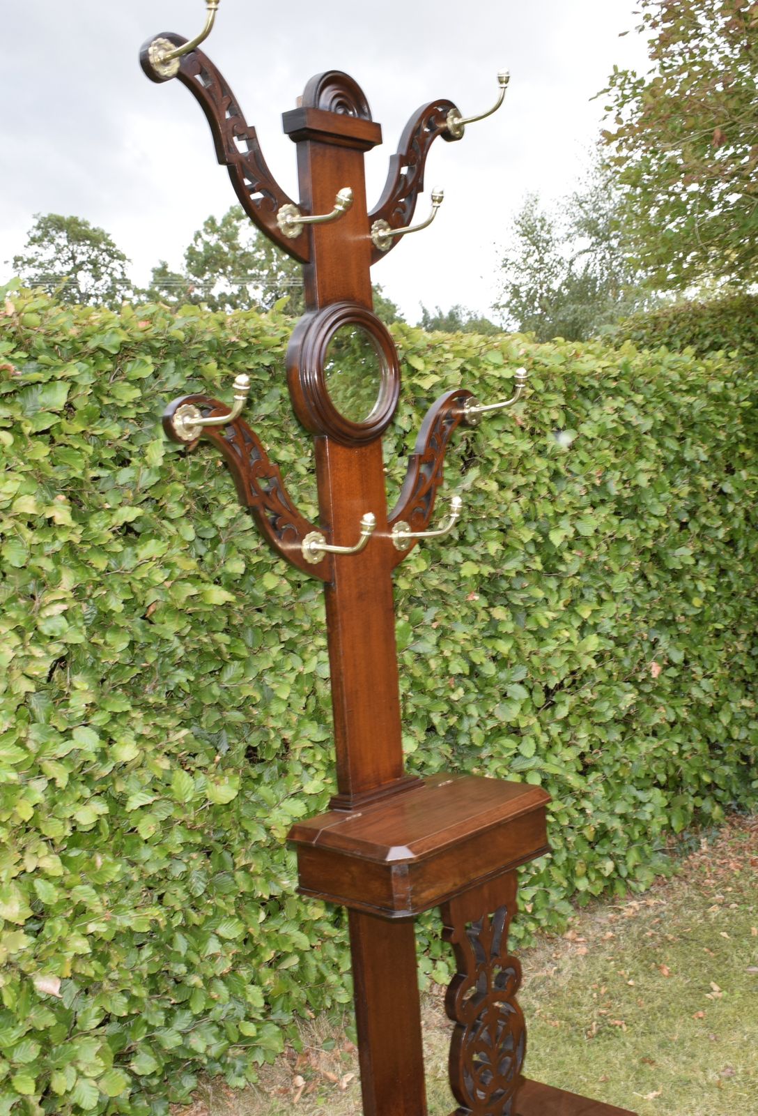 photo vinterior Victorian Walnut Hall Stand, 1800s