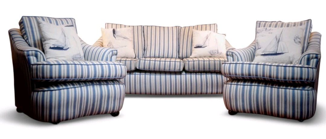5000.0 Stunning Colefax And Fowler Club Sofa With Pair Armchairs Ticking Fabric Del photo