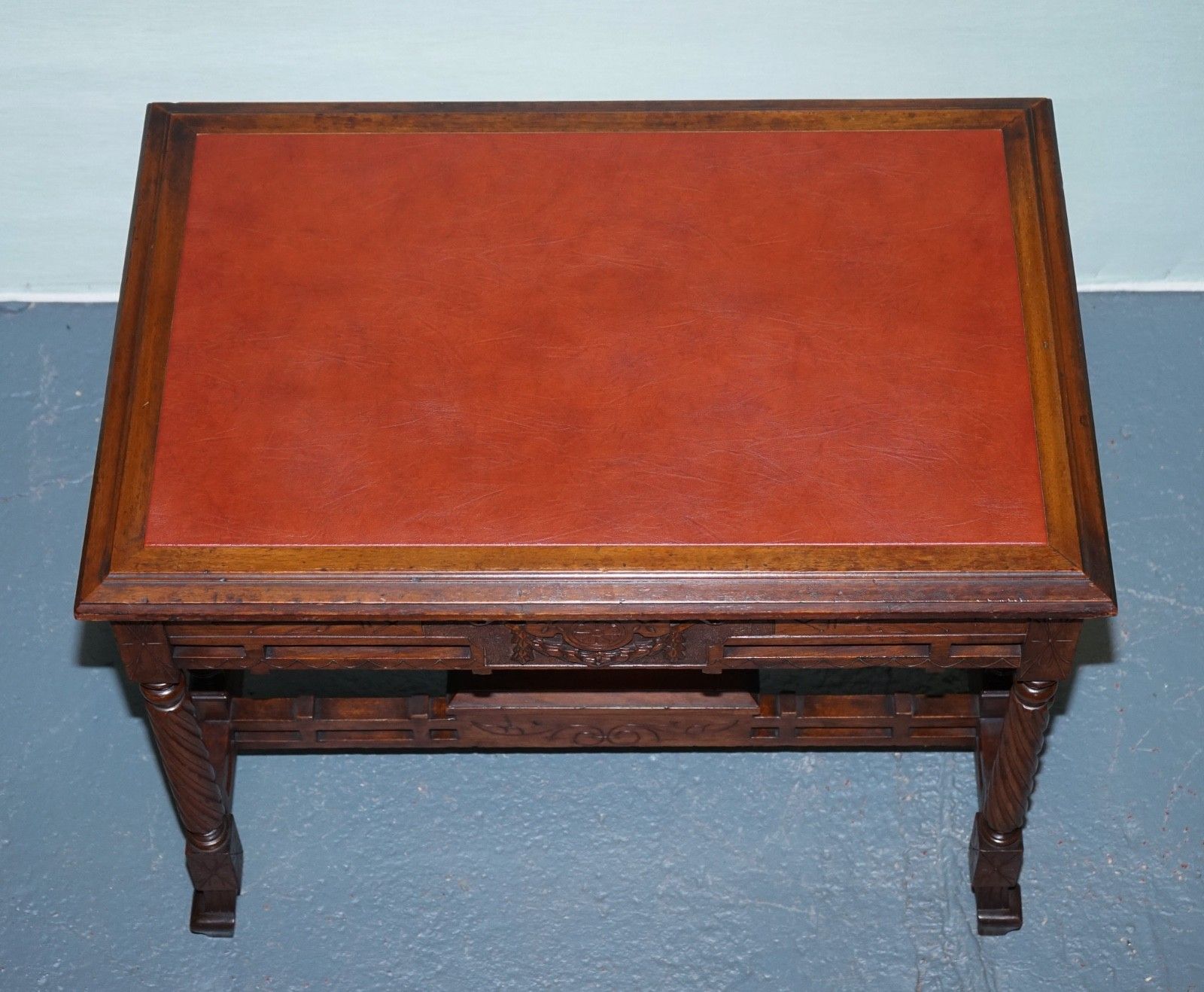 photo vinterior Late 19th Century Continental Carved Walnut Writing Table Leather Inlay Top