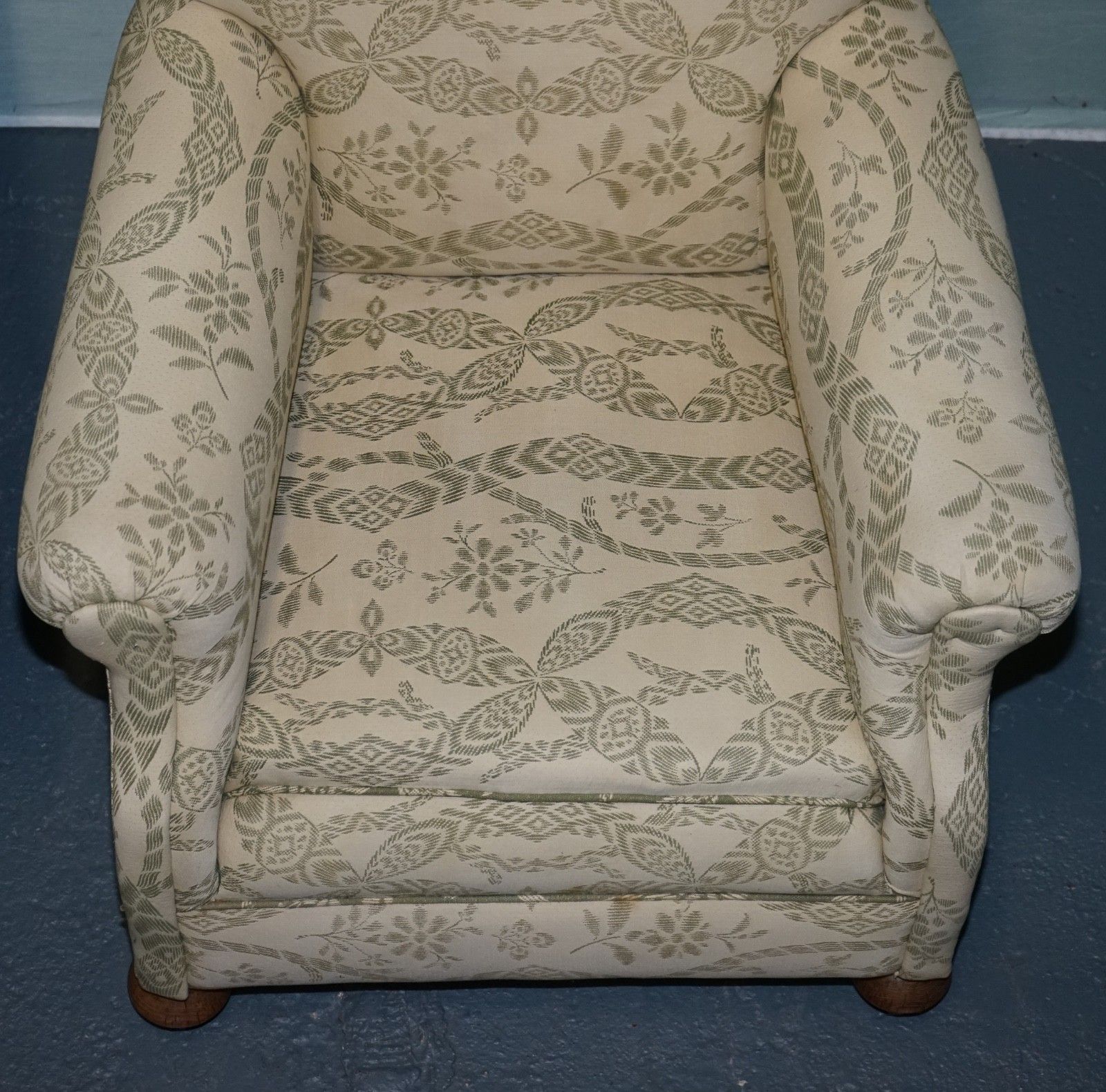 photo vinterior Pair Of Victorian Club Armchairs Floral Cream Upholstery Fully Sprung Seats