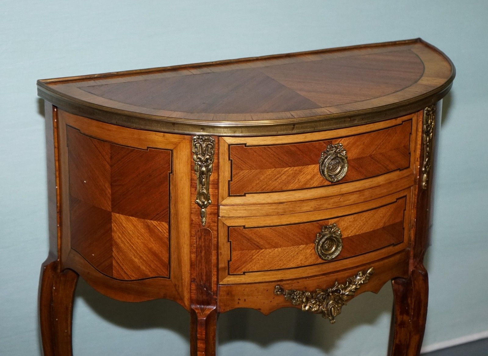 Louis XV Style Marquetry Side Table Nightstand With Gilt Gold Mounts photo 650.0