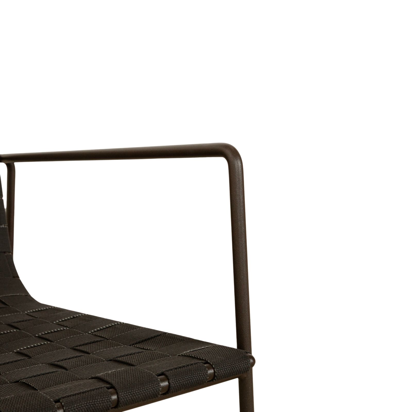Fauteuil outdoor Andreu World Trenza en métal, noir brun foncé photo Mobilier