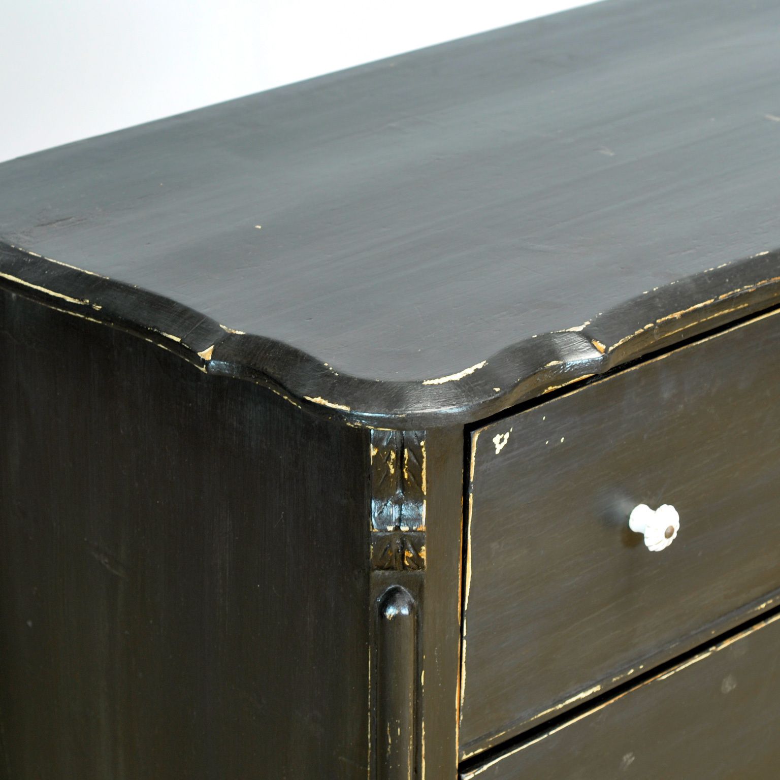 895.0 Oak And Pine Chest Of Drawers, 1910s photo