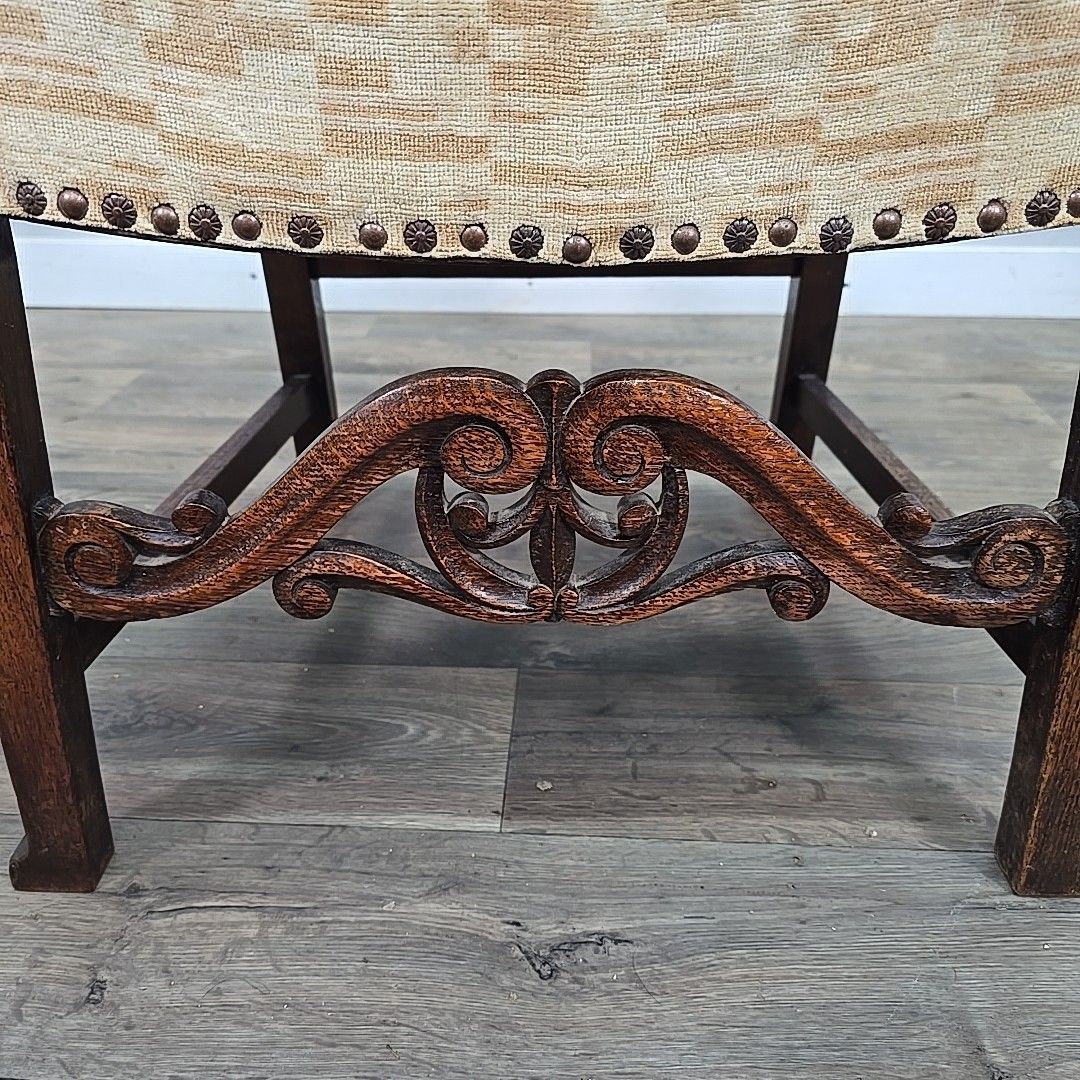 photo vintage Antique Oak Armchair – Arts & Crafts Style – Upholstered & Carved Wooden Chair