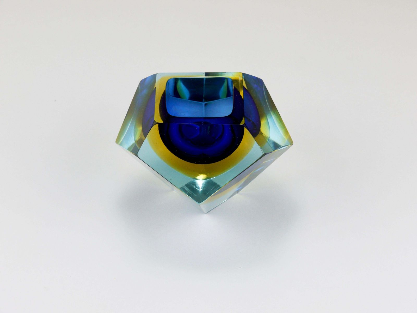 665.0 Mandruzzato Sommerso Faceted Diamond Caviar Bowl, Murano Glass, Italy, 1960s photo