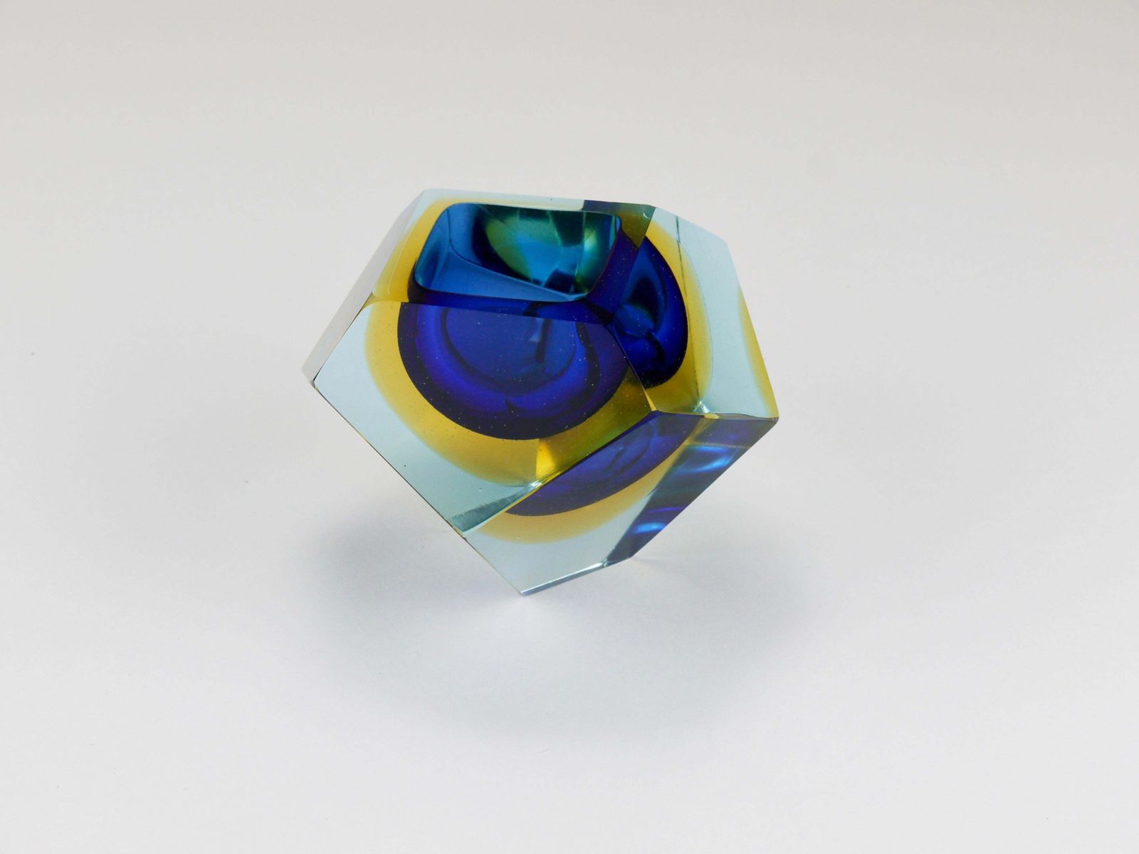 photo vinterior Mandruzzato Sommerso Faceted Diamond Caviar Bowl, Murano Glass, Italy, 1960s