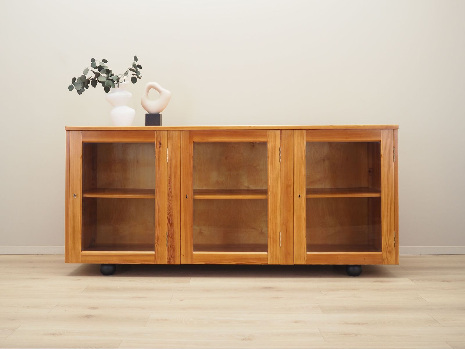 Pine Showcase, Danish Design, 1980s, Production: Denmark photo furniture