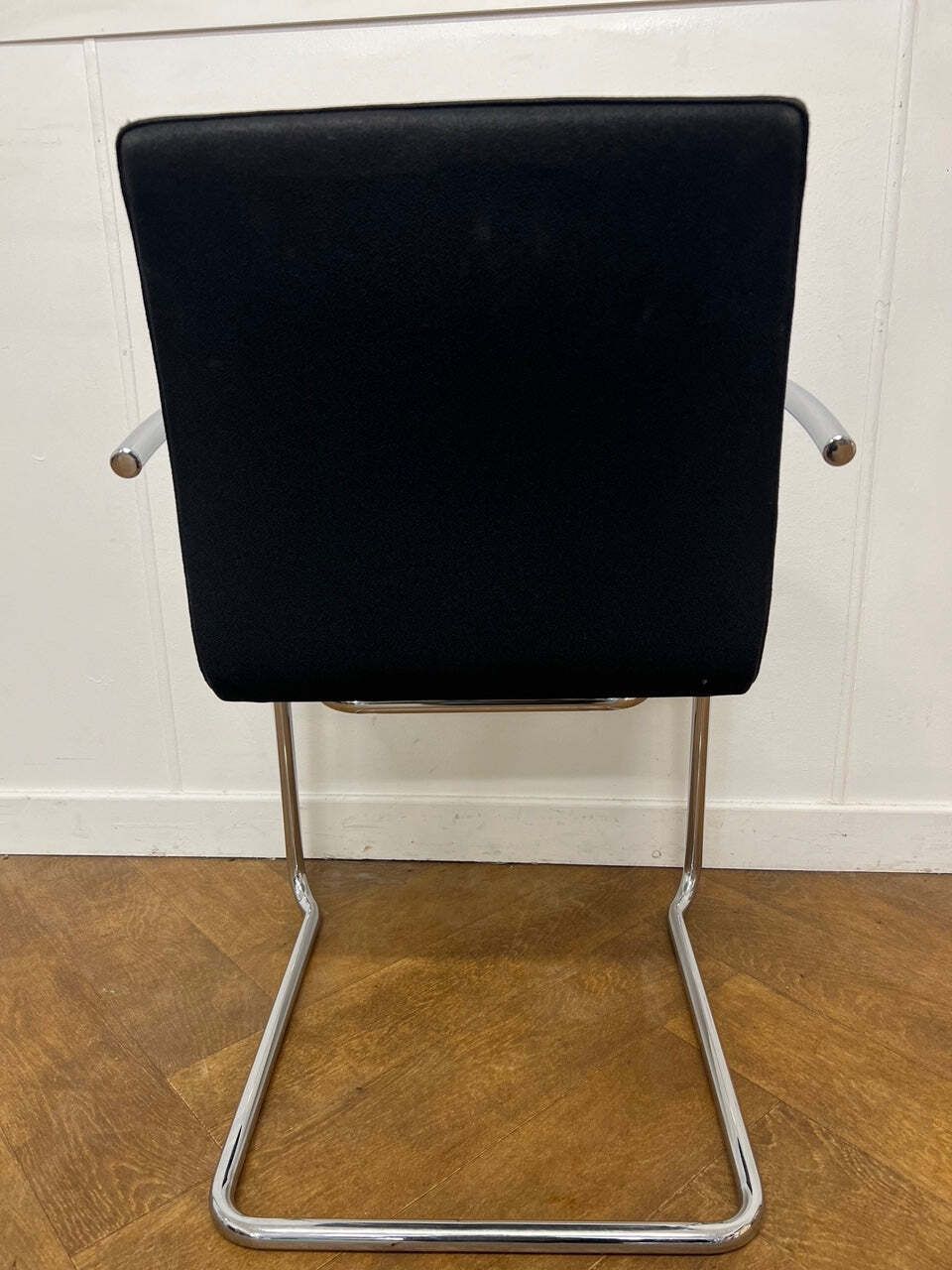 Used Kusch & Co Ona Plaza 8500 Chair In Black Cloth Set Of 4 photo 300.0
