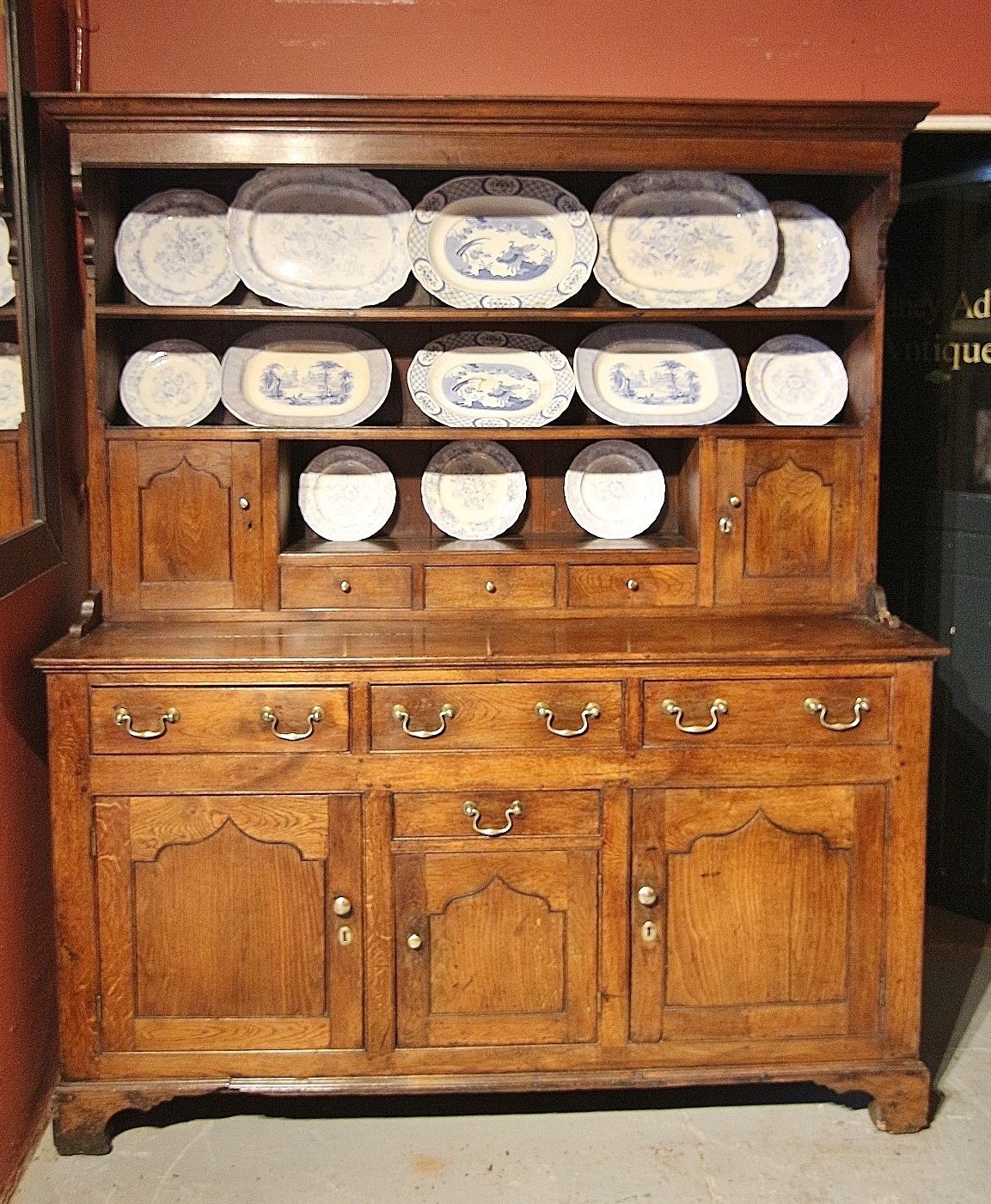 Fine 18th Century Snowdonia Welsh Oak Dresser& Plates