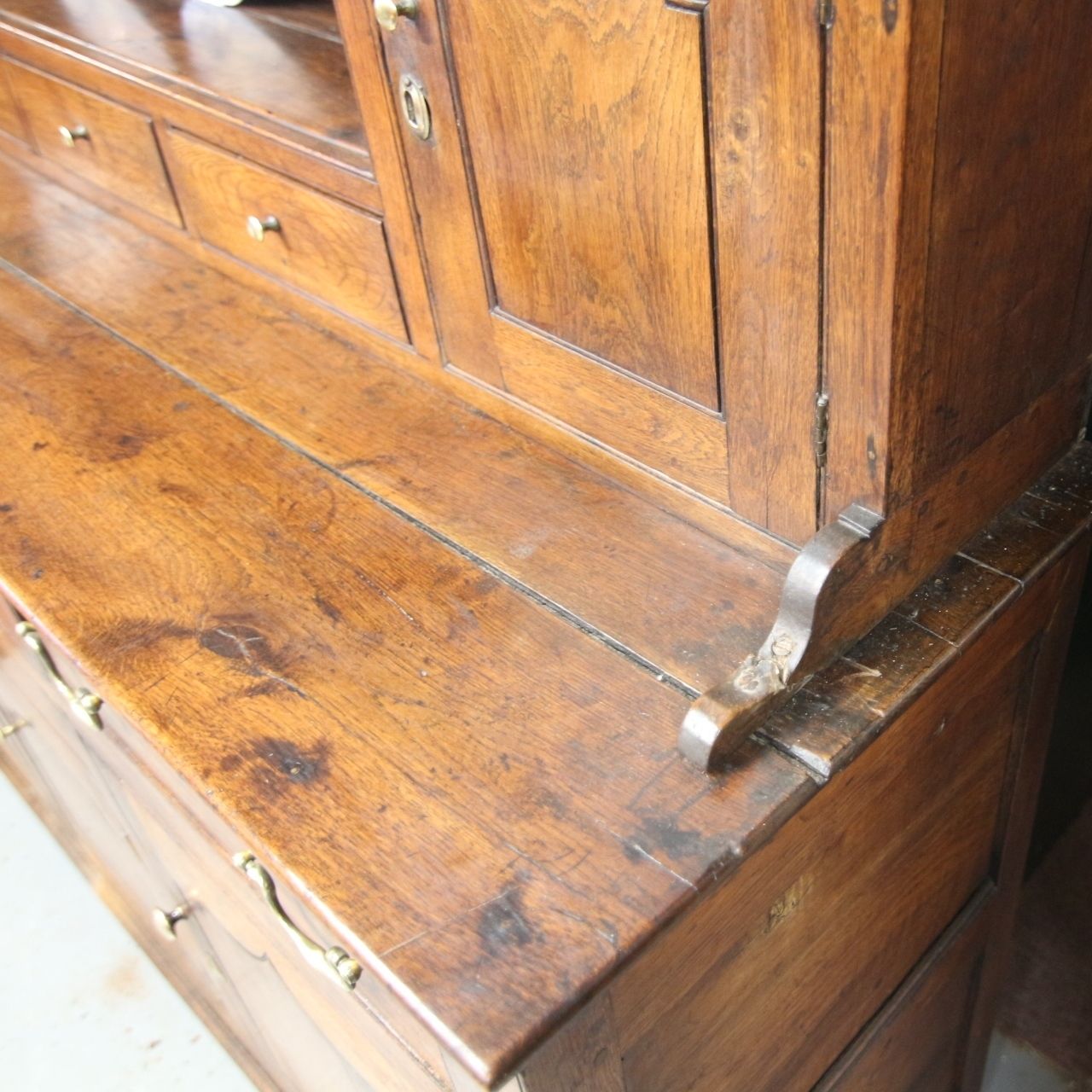 photo buy Fine 18th Century Snowdonia Welsh Oak Dresser& Plates