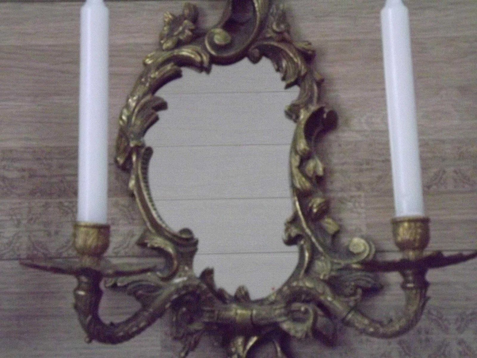 Paire d'appliques murales françaises d'époque à double bougeoir en bronze et miroir   Luminaires français d'époque. Appliques murales à miroir. Appliques baroques. photo 357.0