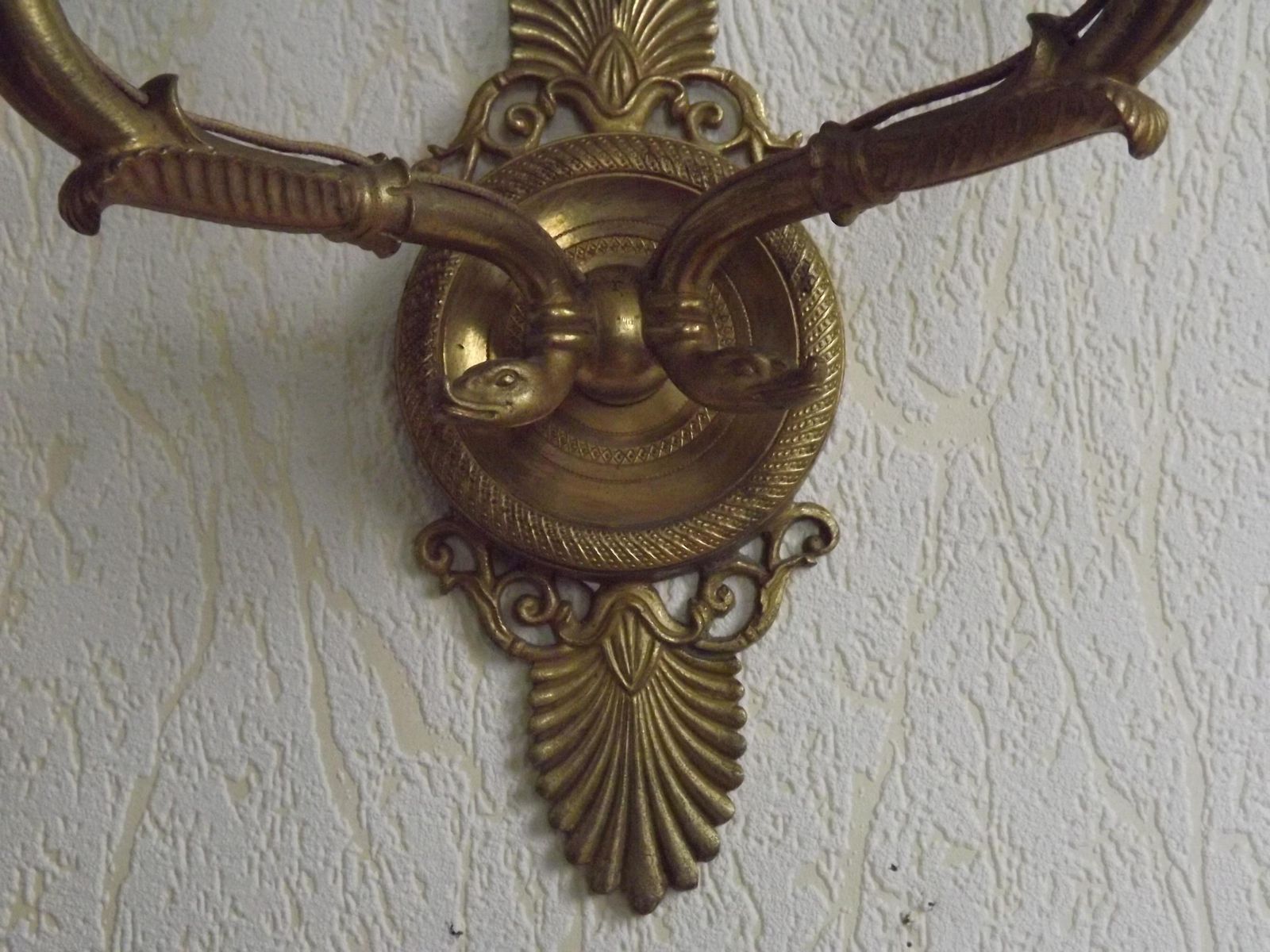 Applique murale double d'époque Empire, bronze, détails d'éventail et de cygne, France   Luminaires d'époque français. Applique double Empire. Luminaire en bronze. photo 98.0