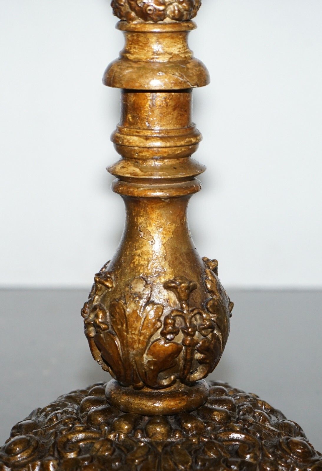 photo furniture Regency Circa 1810 Italian Polychrome Painted Hand Carved Tilt Top Side Table