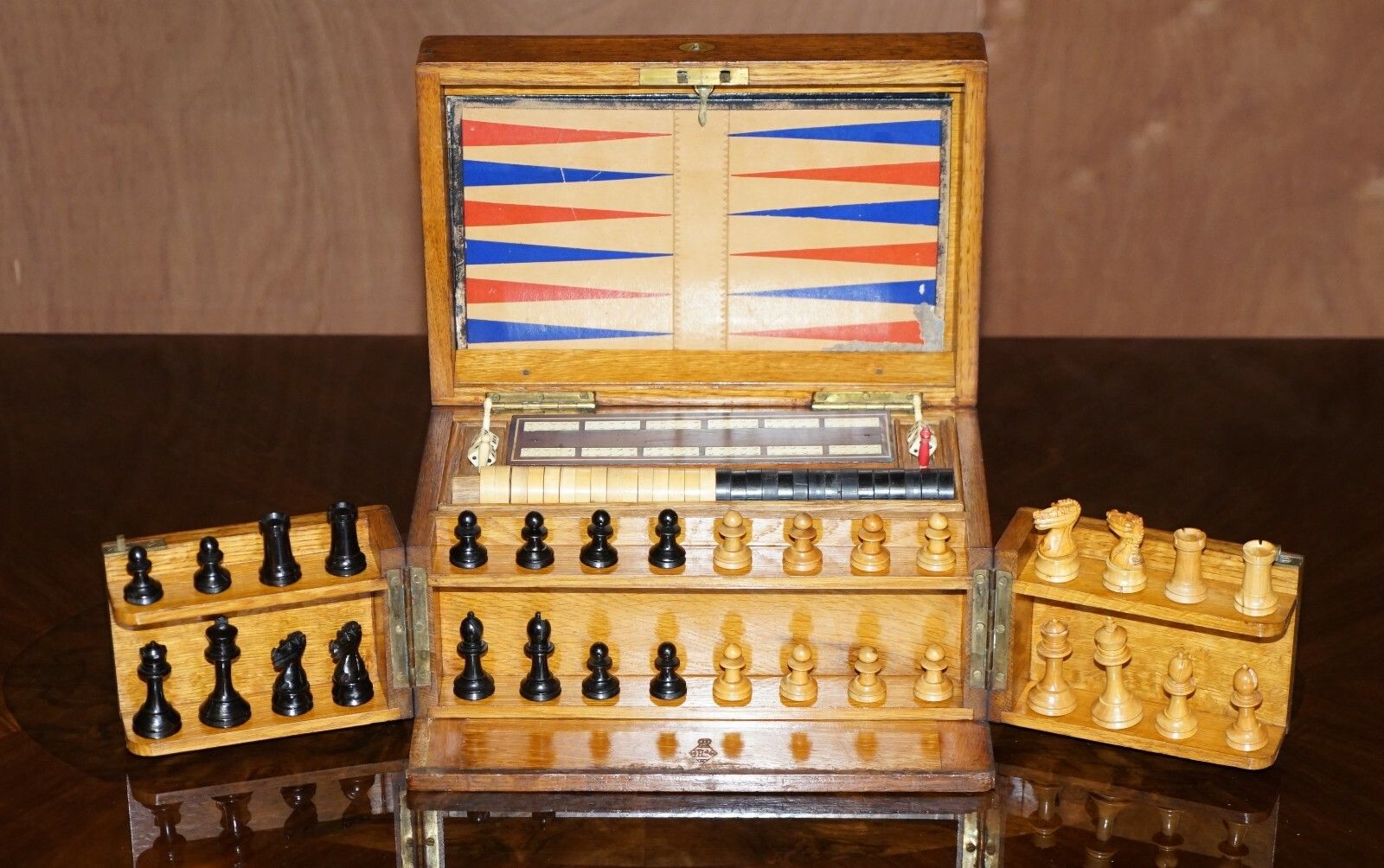 Royal Crown Stamped Victorian Oak Games Compendium Chess Cards Dominos Checkers photo Home Decor