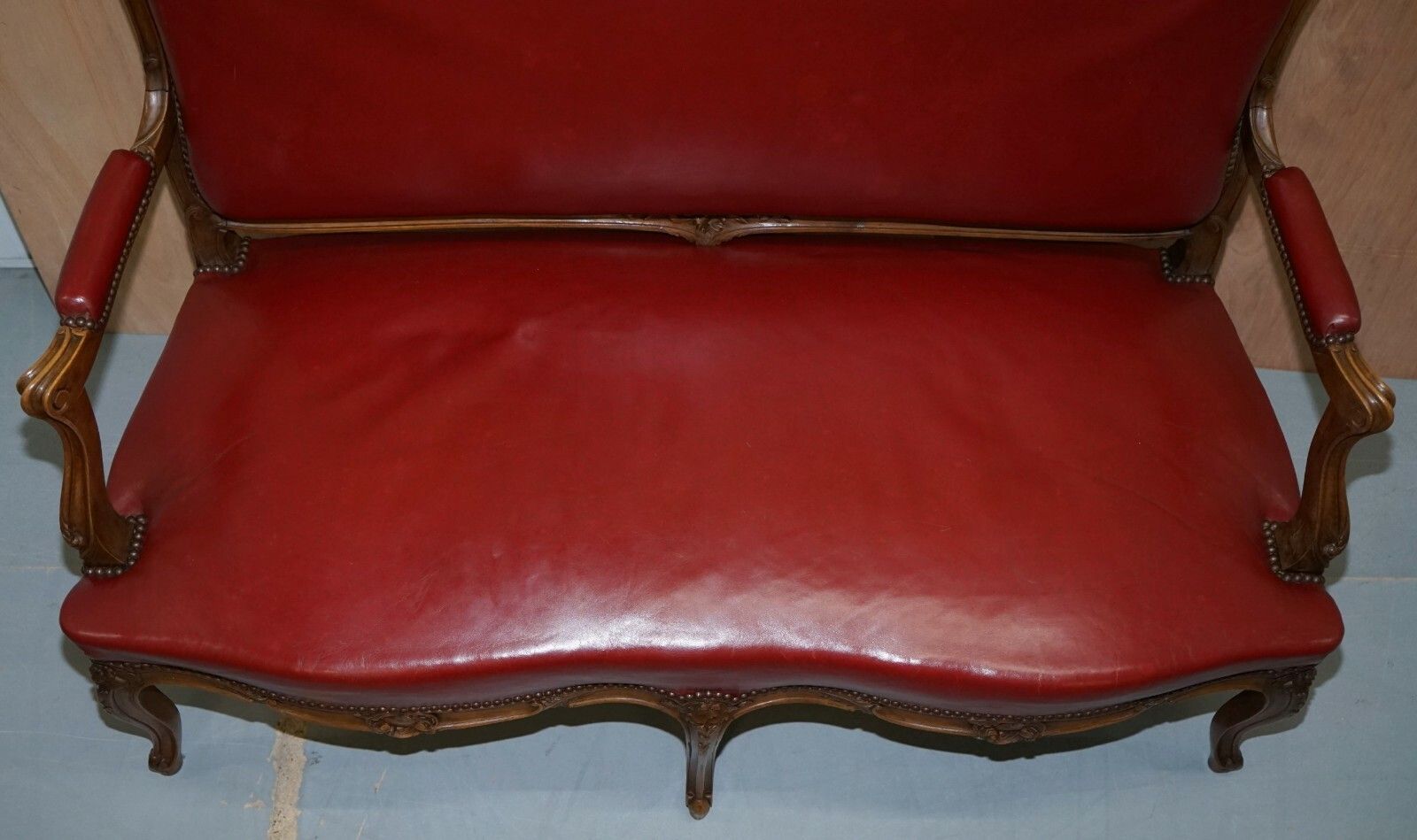 Oxblood Leather French Louis XV Style Salon Suite Walnut Armchairs & Sofa Settee photo vinterior