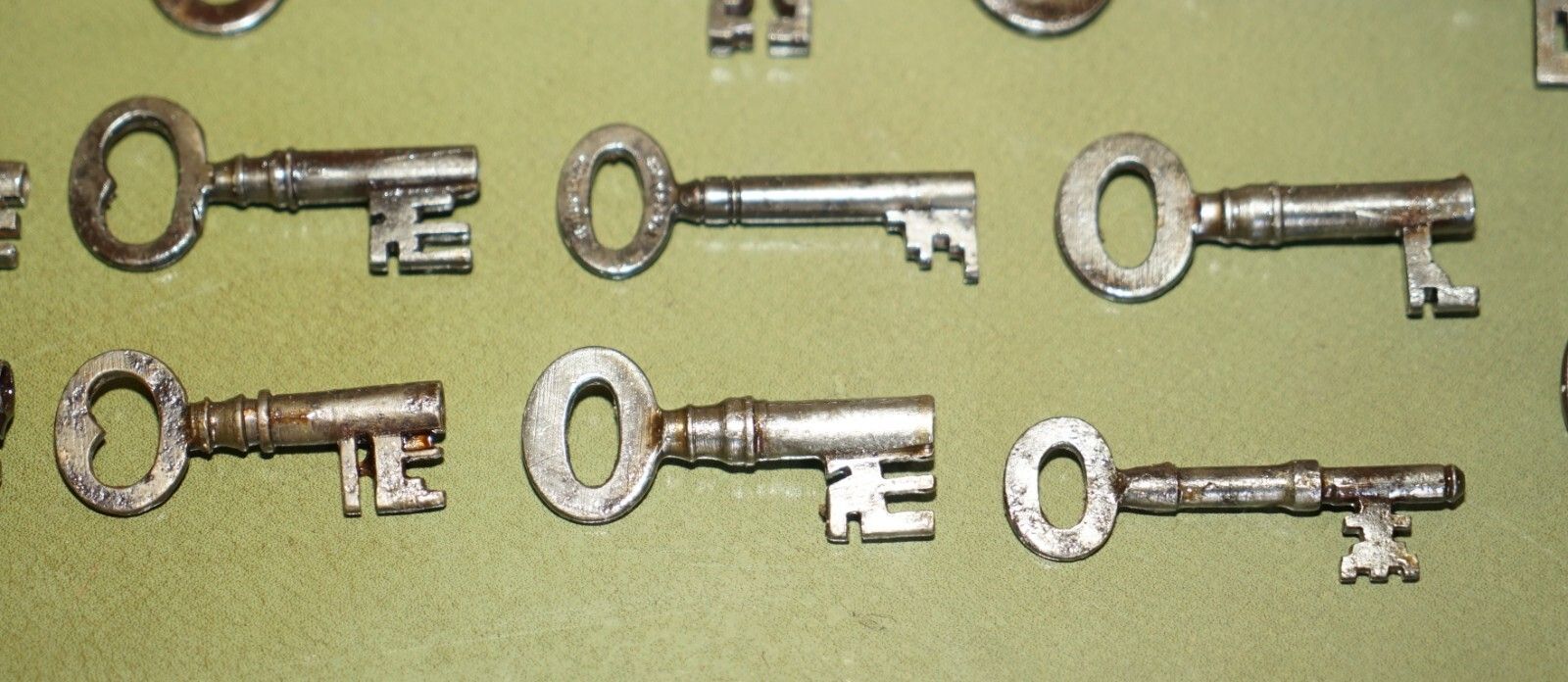 photo vintage Antique 18th Century Box Of Georgian Keys Honble J A Ellis Kings Agent 1763 1776