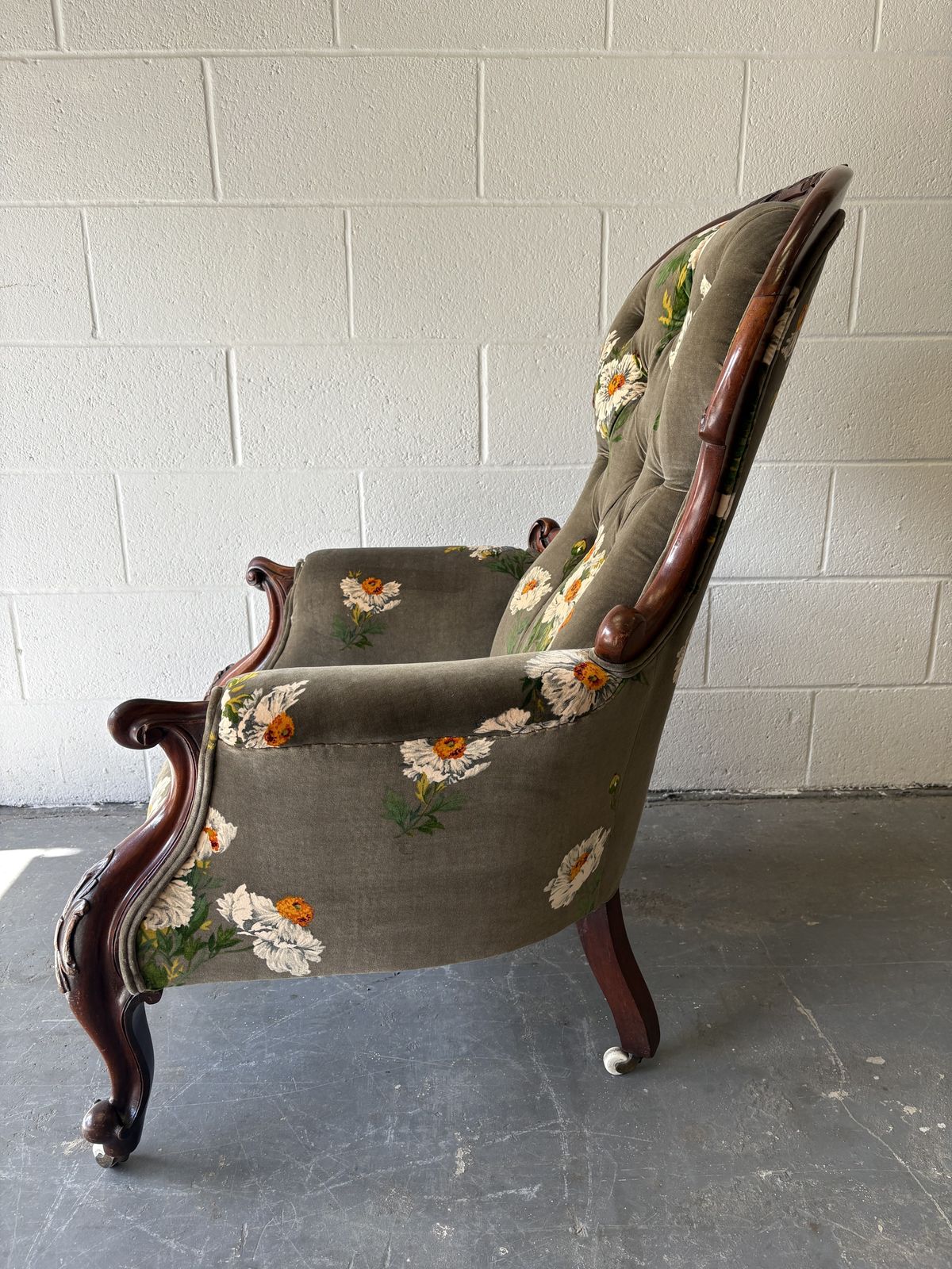 Victorian Mahogany Framed Armchair In Gp & J Baker Icelandic Poppies Velvet photo for sale