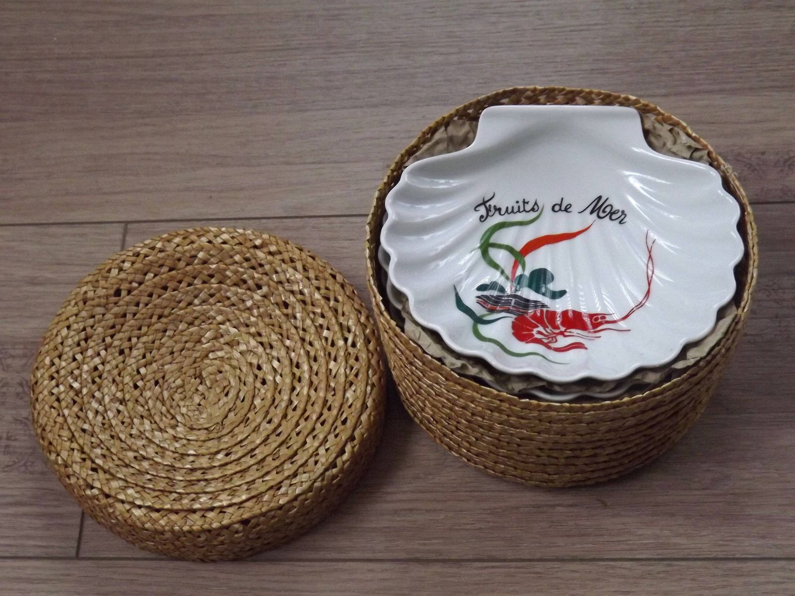 French L'hirondelle Coquille Saint Jacques Shell Serving Dishes In Basket   French Vintage Tableware. Shell Serving Dishes. Lobster Design.