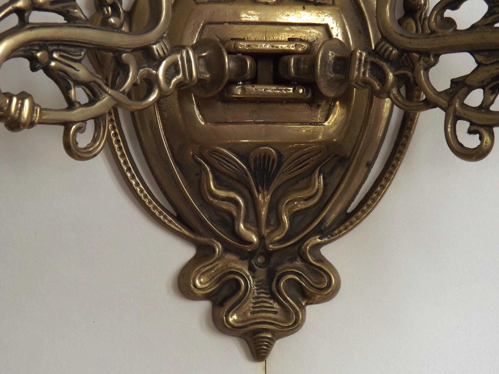 Grande applique de piano Art déco française à deux bougies en bronze, éclairage d'époque français. Applique de piano à bougie en bronze. Applique murale à bougie. photo vintage