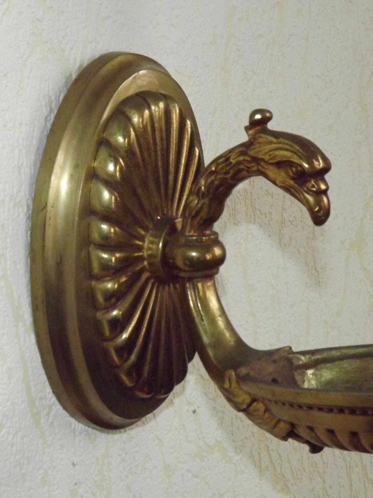 photo furniture Applique murale Empire d'époque, laiton, tête d'aigle - Luminaire français d'époque. Applique Empire simple. Tête d'aigle