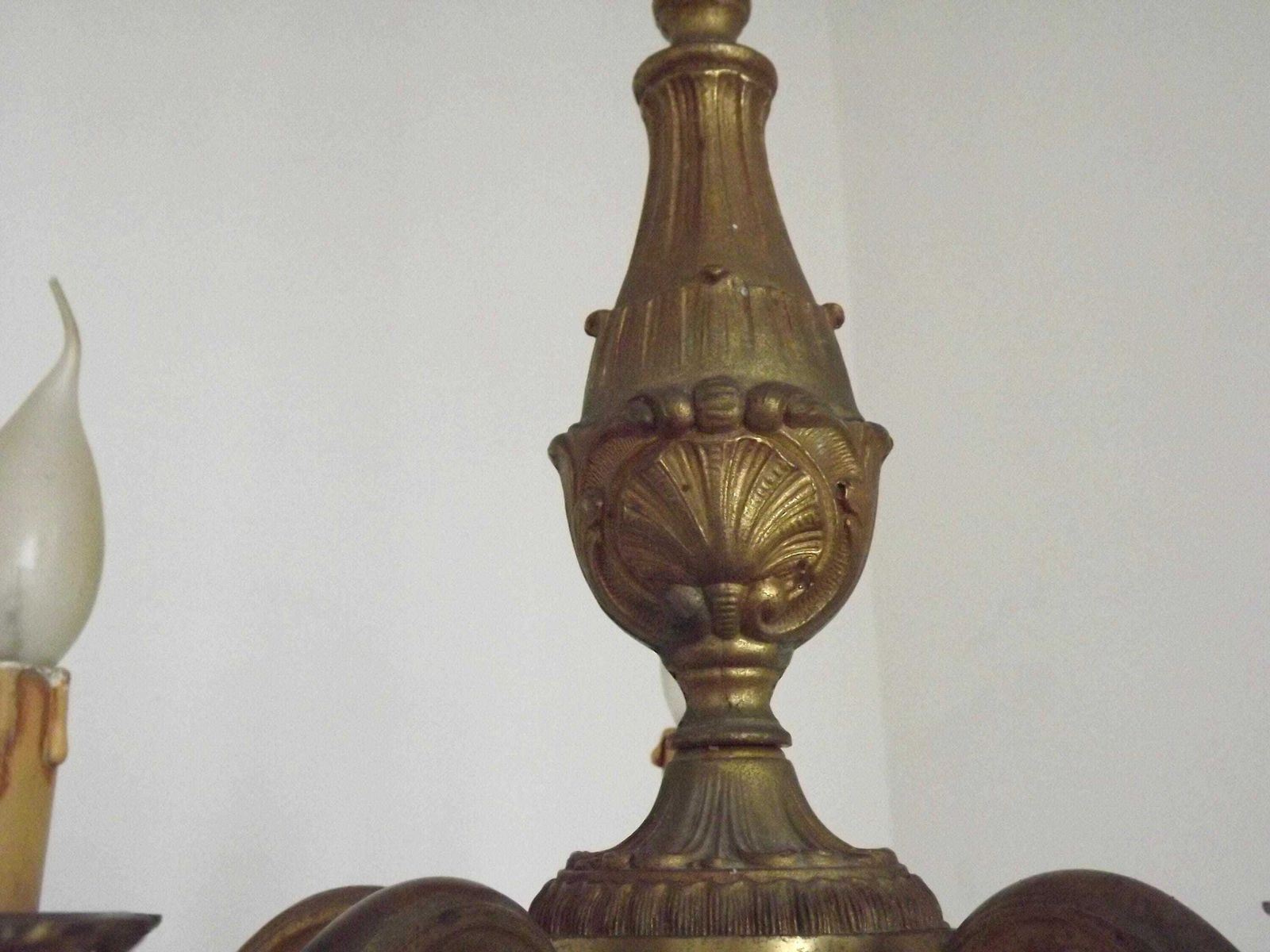 Franse Vintage Mid Century Bronzen Kroonluchter Met 5 Lichten – Traditionele Stijl | Franse Vintage Verlichting. Bronzen Kroonluchter Met 5 Armen. Bronzen Verlichting. photo vinterior