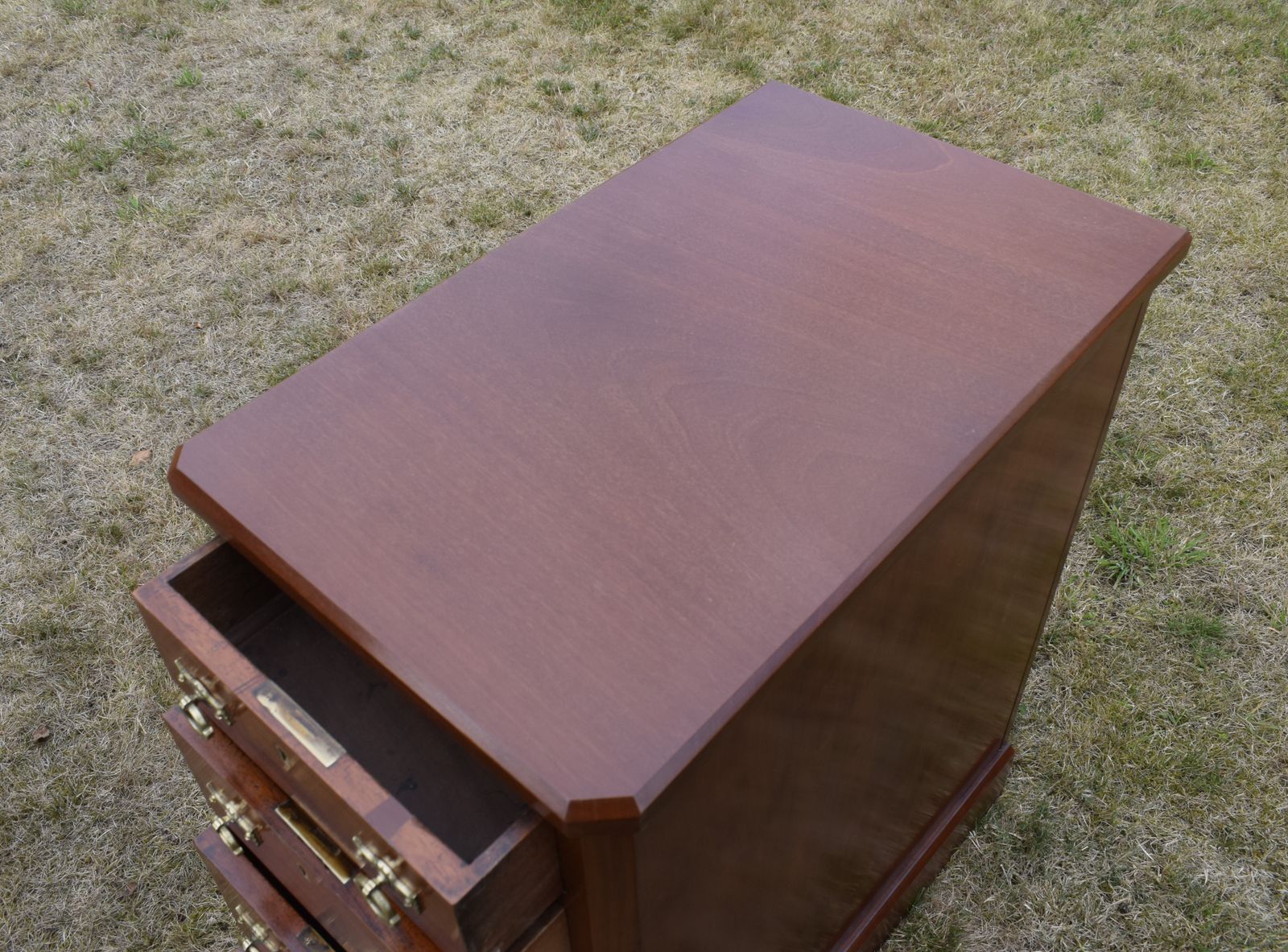 photo vintage Pair Of Victorian Bedside Chests