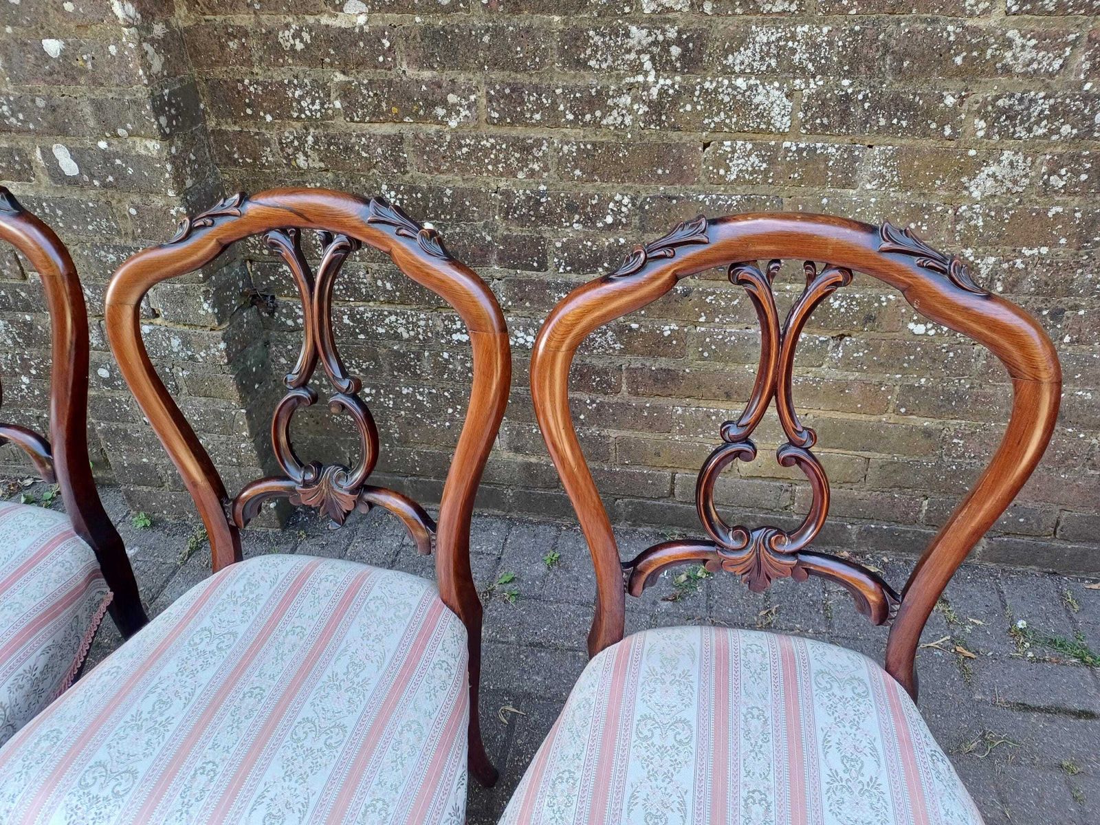 Set Of 4 Antique Victorian Balloon Back Dining Chairs – Carved Rosewood With Cabriole Legs & Upholstered Seats C.1860 photo vinterior