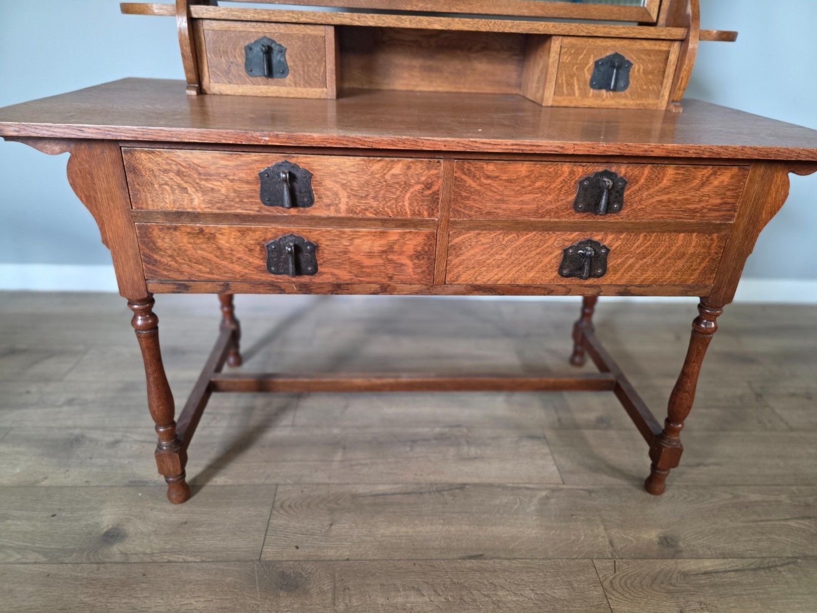 photo furniture Early Heals Of London Antique Oak Newlyn Dressing Table