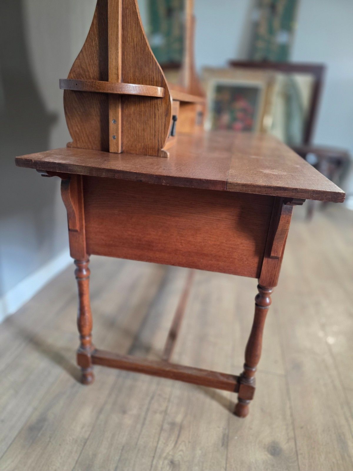 975.0 Early Heals Of London Antique Oak Newlyn Dressing Table photo