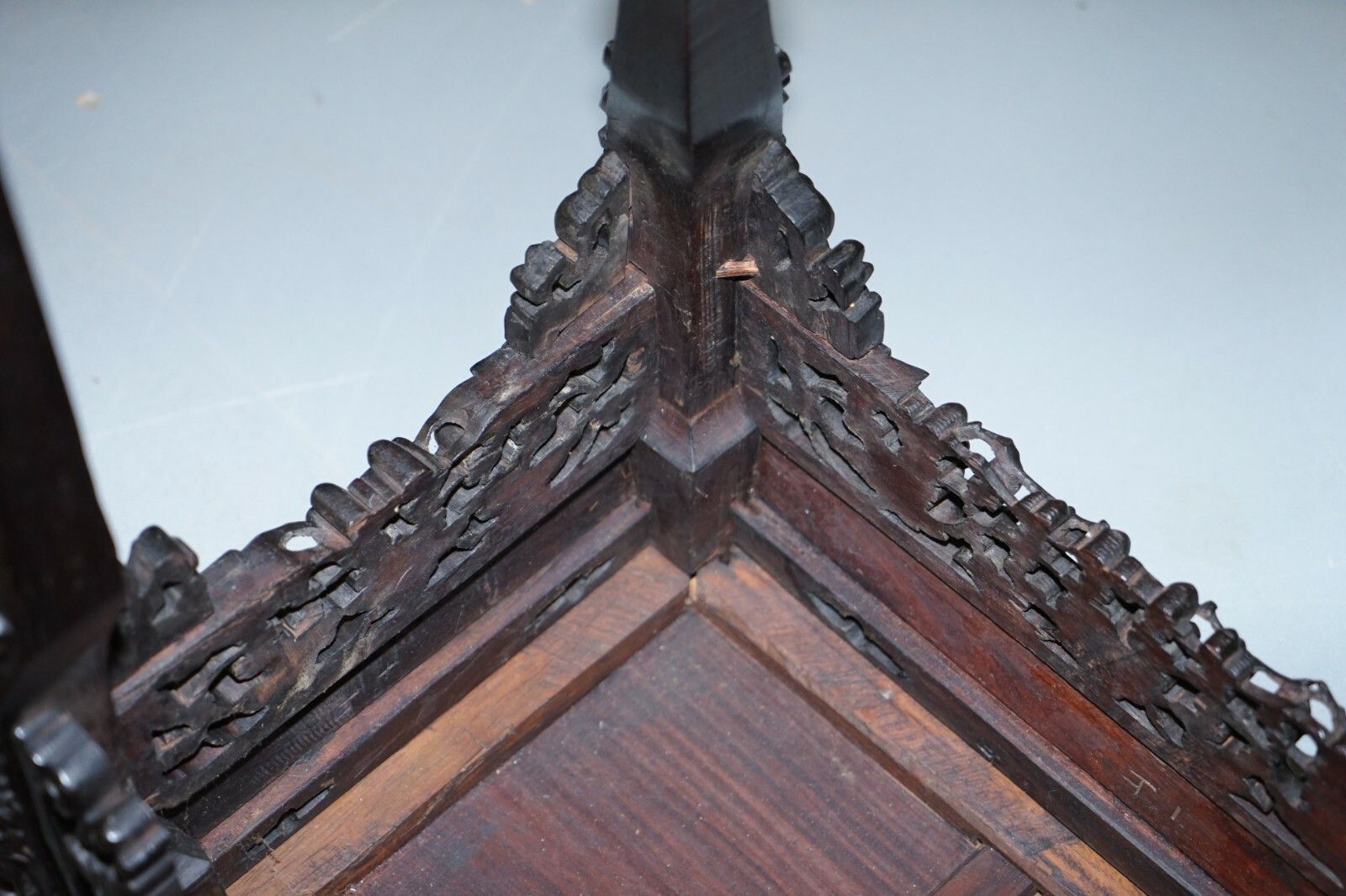 1500.0 Very Rare 19th Century Hand Carved Qing Dynasty Chinese Hongmu Jardiniere Stand photo