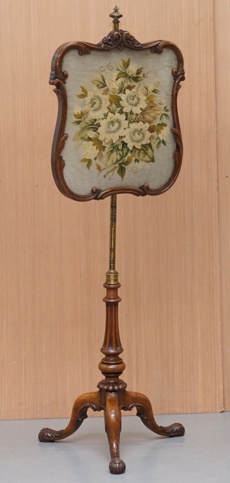 Circa 1850 Stamped Gillows Of Lancaster Walnut Height Adjustable Pole Screen photo for sale