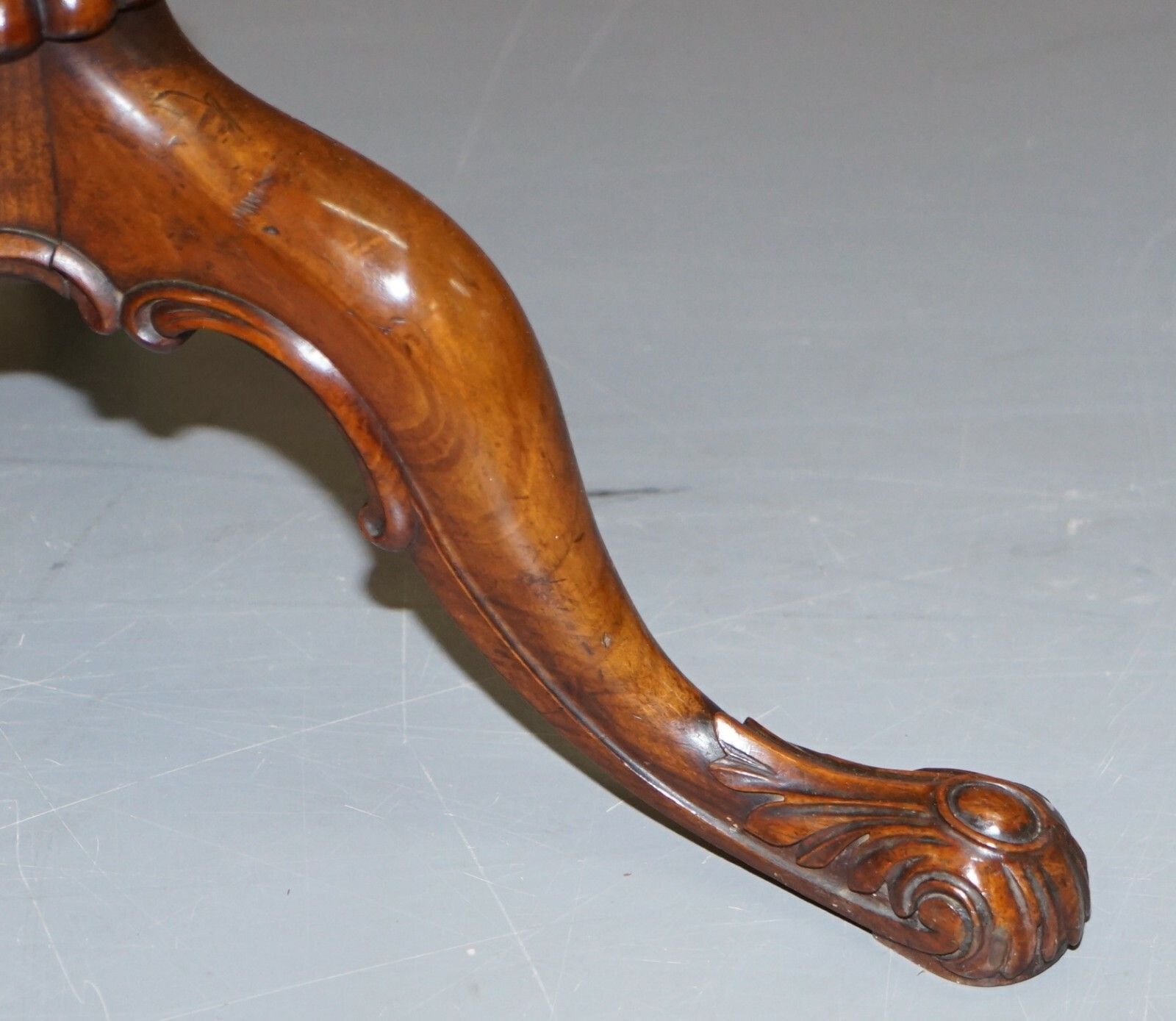 Circa 1850 Stamped Gillows Of Lancaster Walnut Height Adjustable Pole Screen photo vinterior
