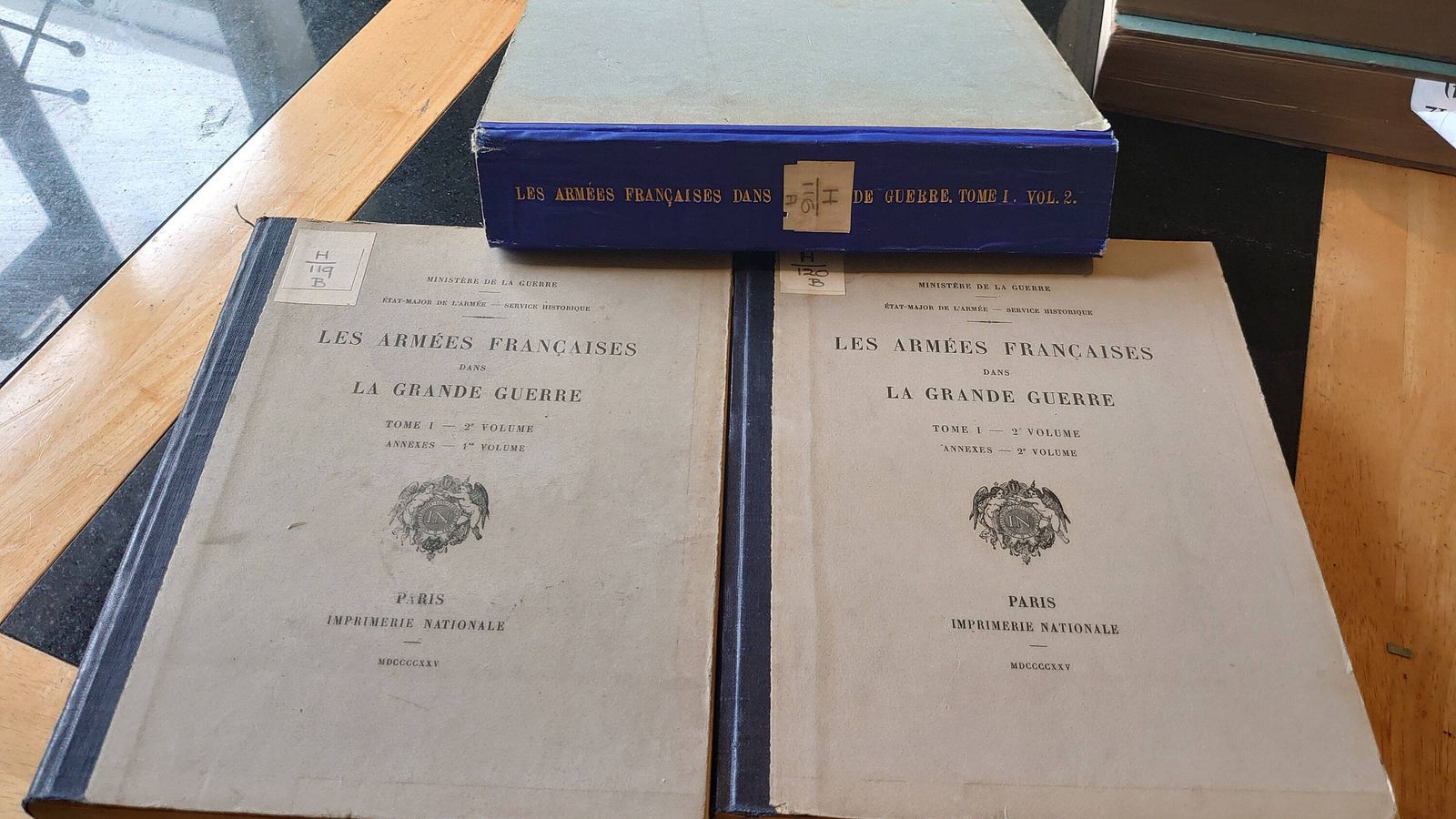 Antique "Les Armees Francaises Dans La Grande Guerre"   Tome I   Volume II   Full Set (Commentary, Annexes & Maps)