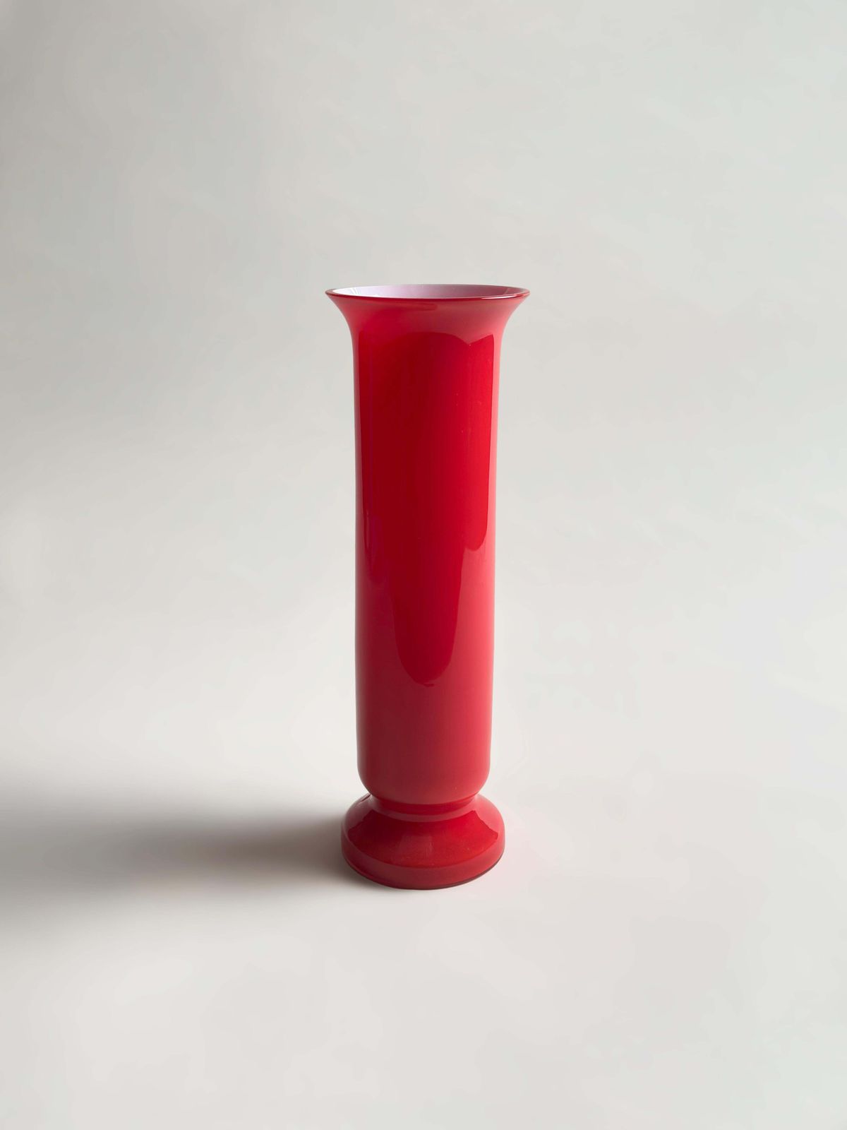 photo furniture 1970s Empoli Red And White Cased Glass Vase, Italy