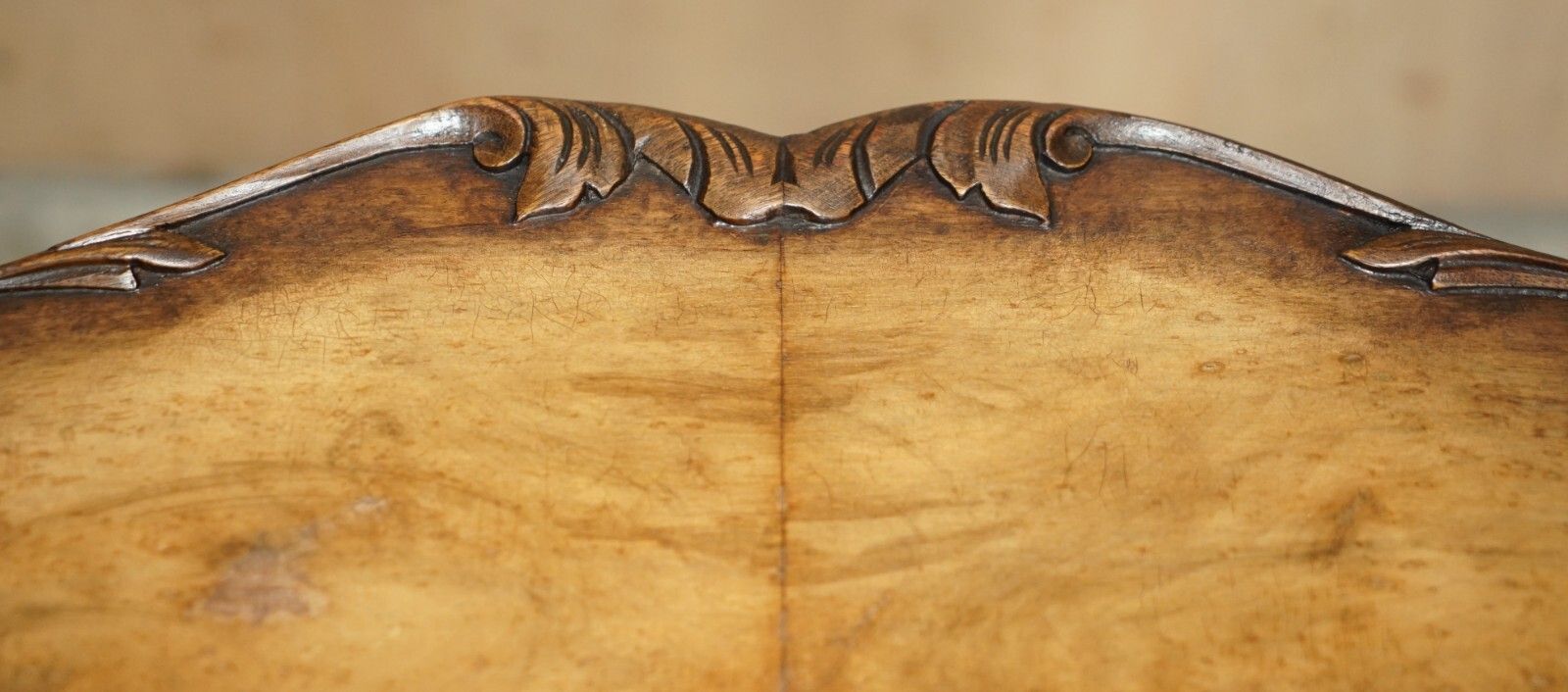 photo furniture Exquisitely Hand Carved  Burr Walnut Coffee Cocktail Table Cabriole Legs