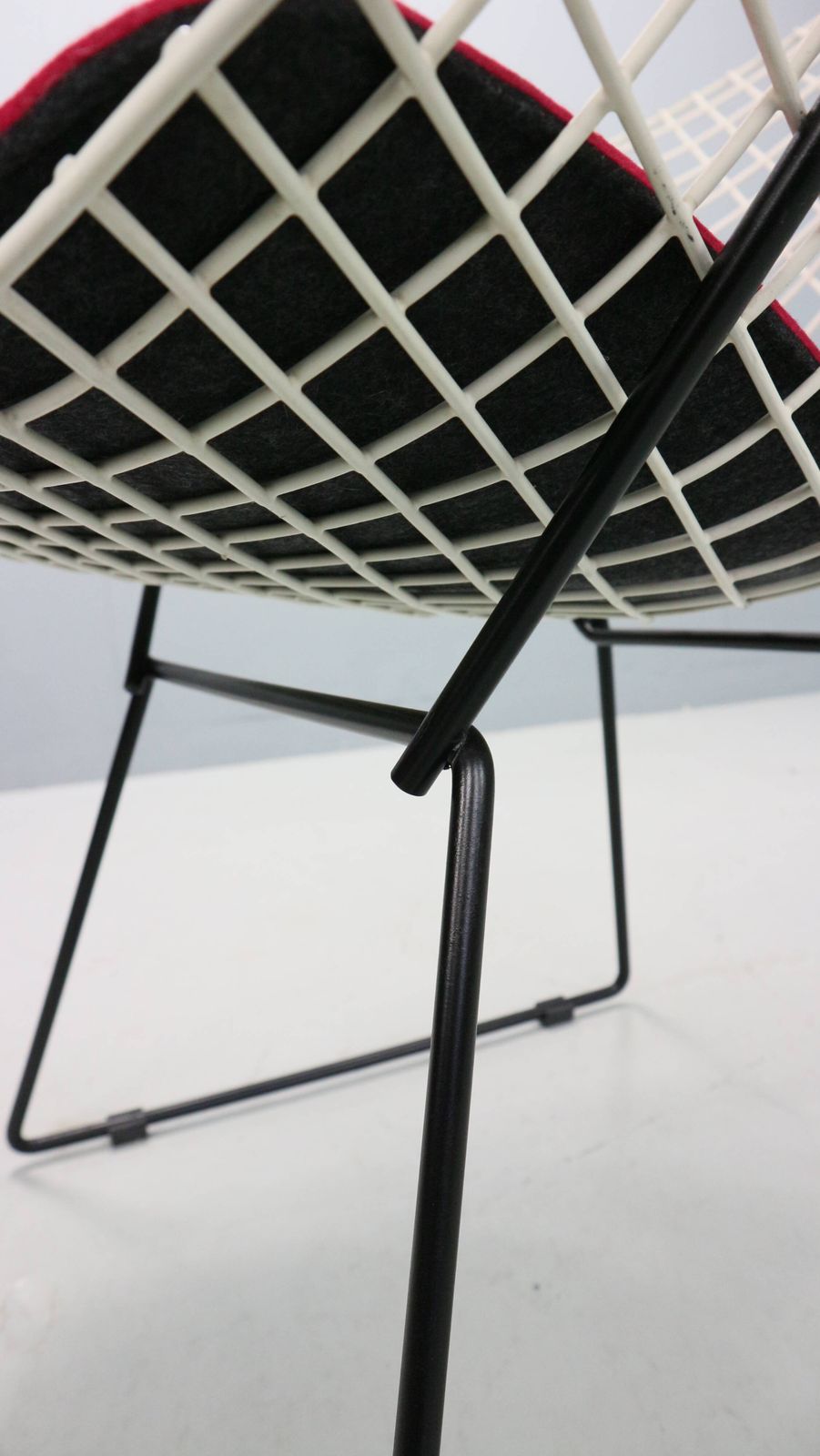 Diamond Chair By Harry Bertoia In White & Black Metal And New Seating 1960s photo Furniture