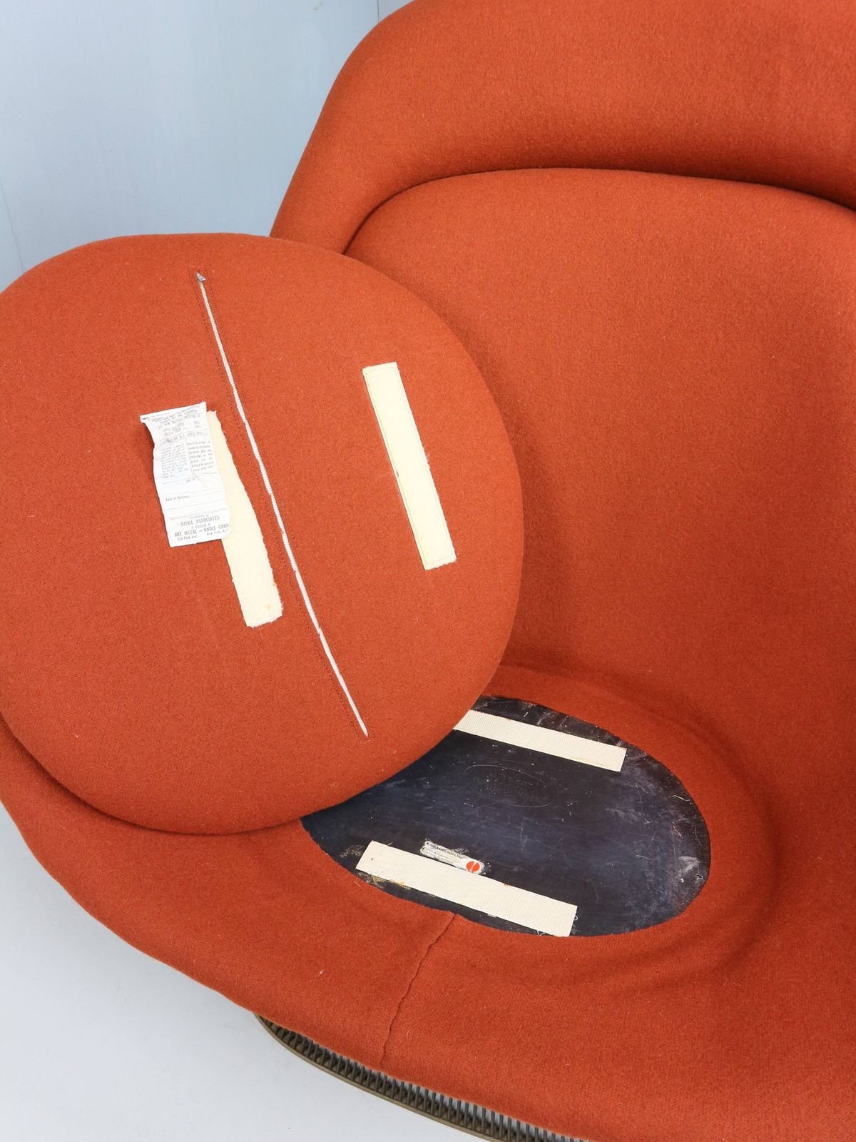 photo furniture Early Bronze Lounge Chair By Warren Platner For Knoll 1960s In Rust Red