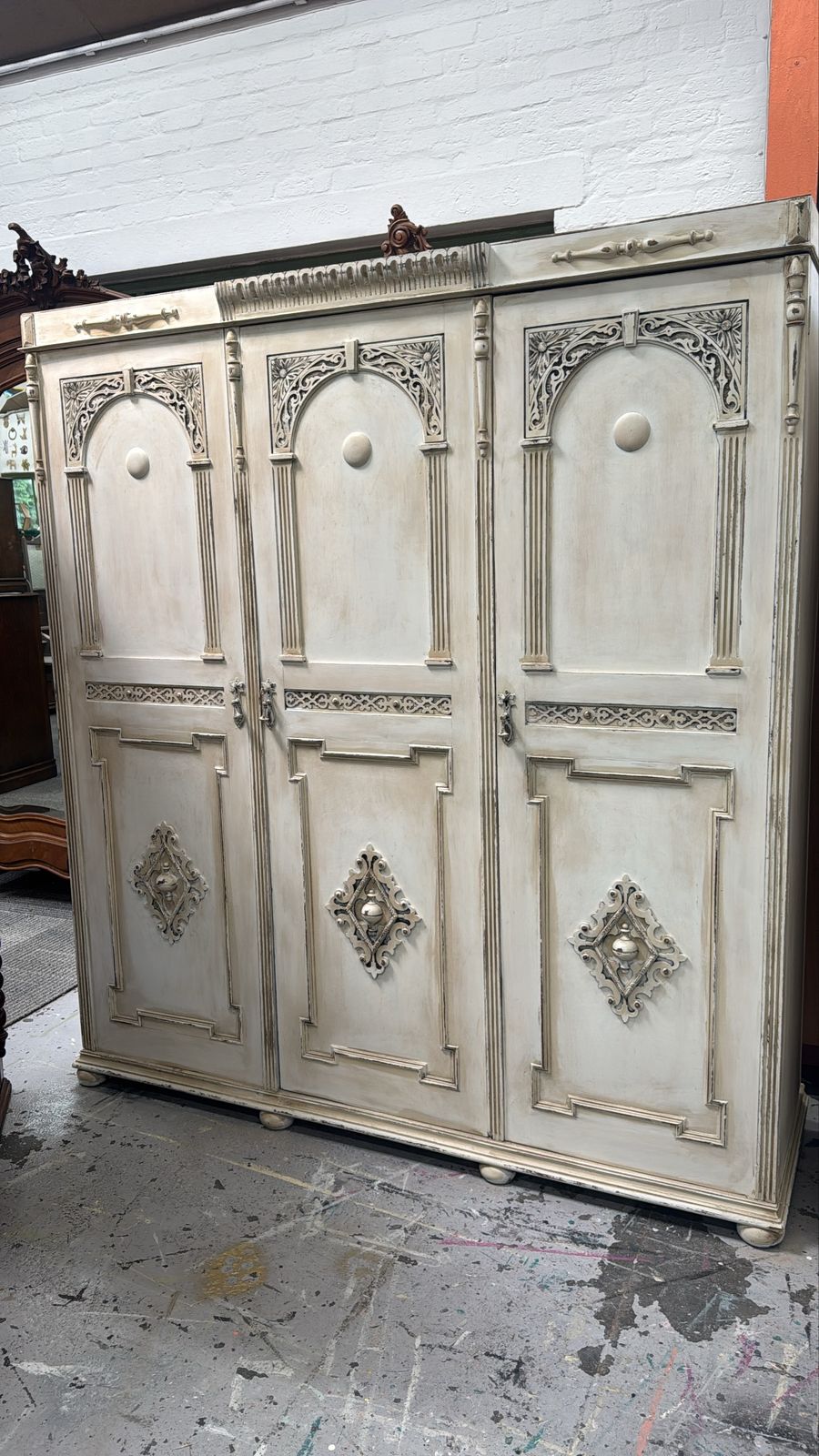 Aged Painted Triple Wardrobe Vintage Wardrobe Old Charm Linenfold photo furniture